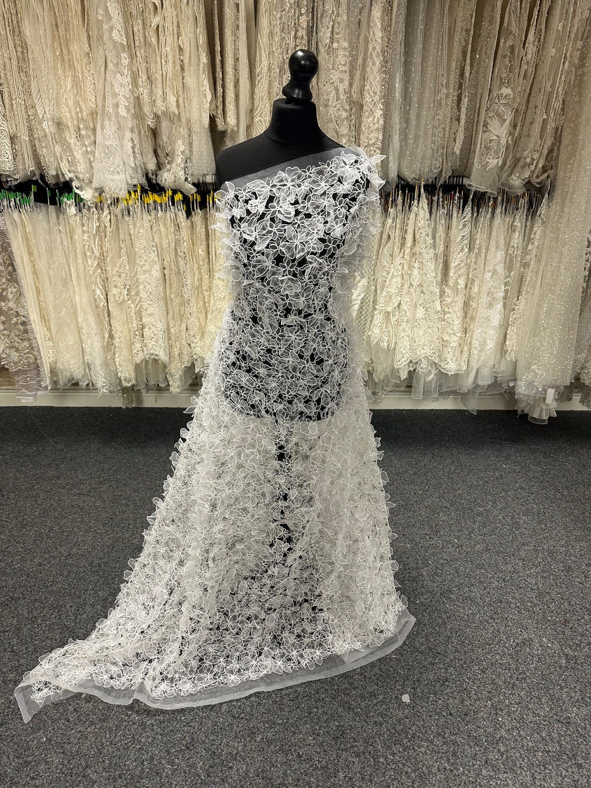 Weiße 3D-Organzaspitze - Tespiana