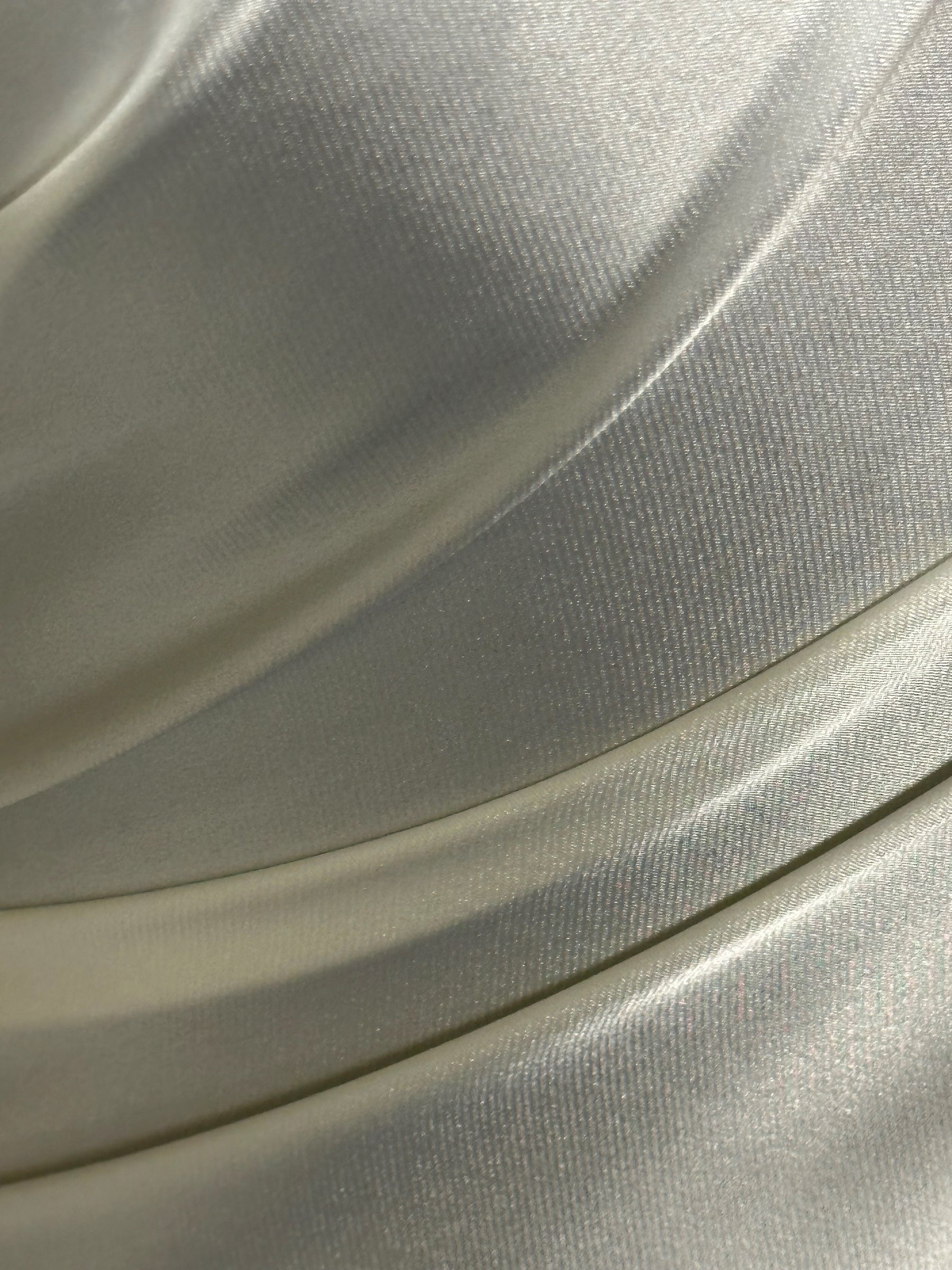 Elfenbeinfarbener Poly-Stretch-Satin – Zeremonie