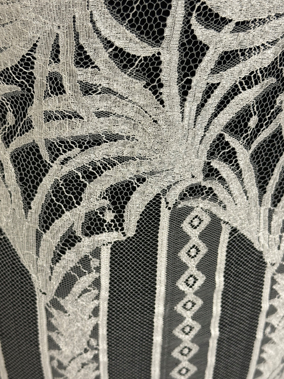 Elfenbeinfarbene Chantilly-Spitze – Uma