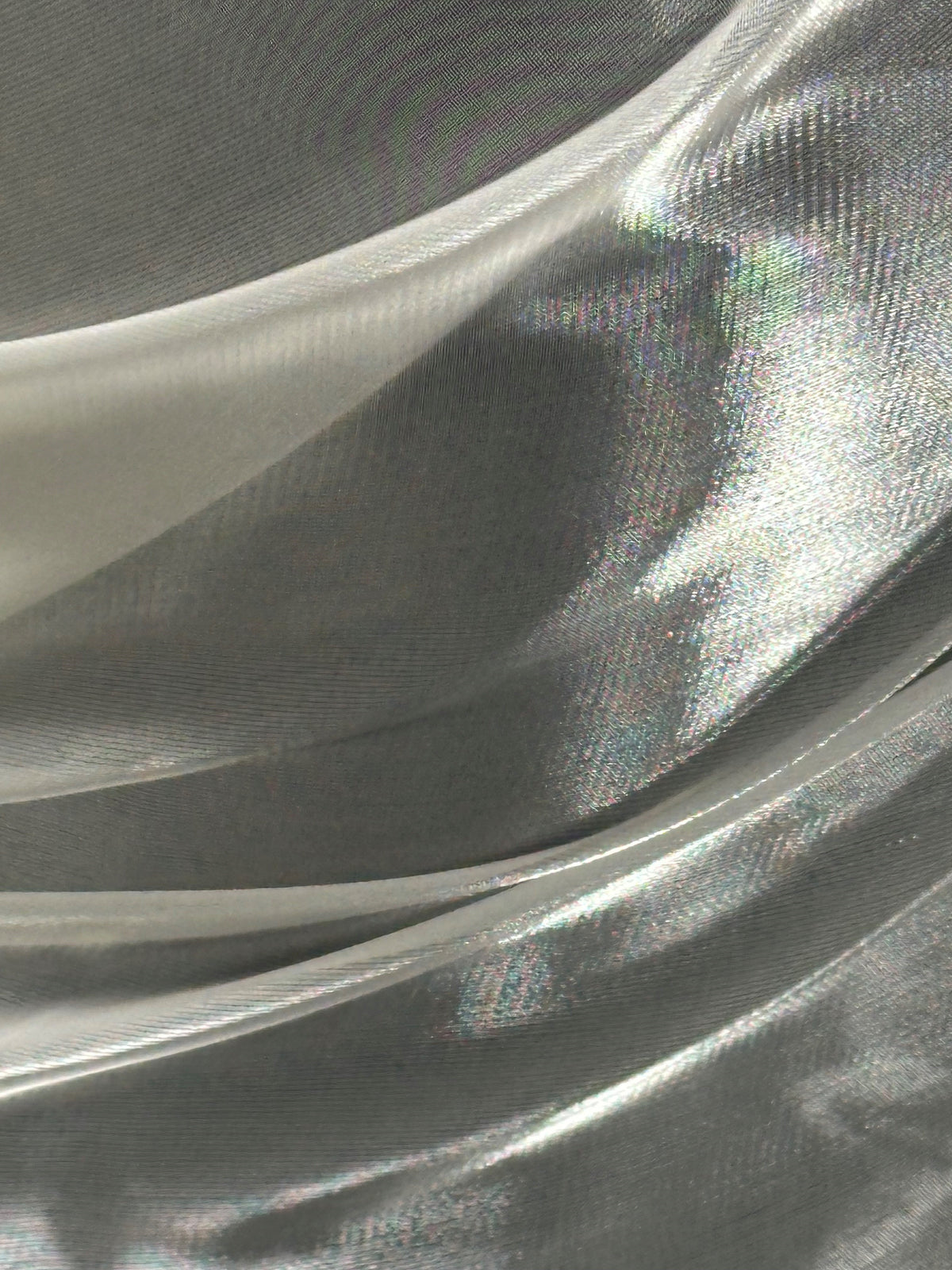 Elfenbeinfarbener, glänzender Chiffon - Humility