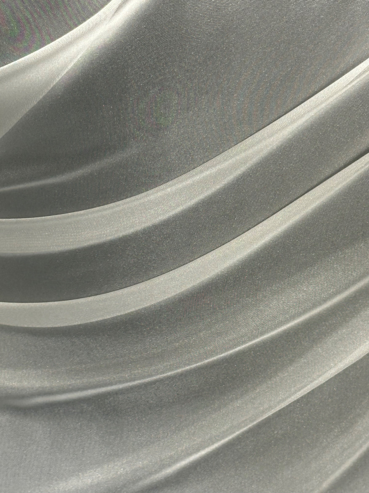 Elfenbeinfarbener Polyester-Chiffon – Honesty