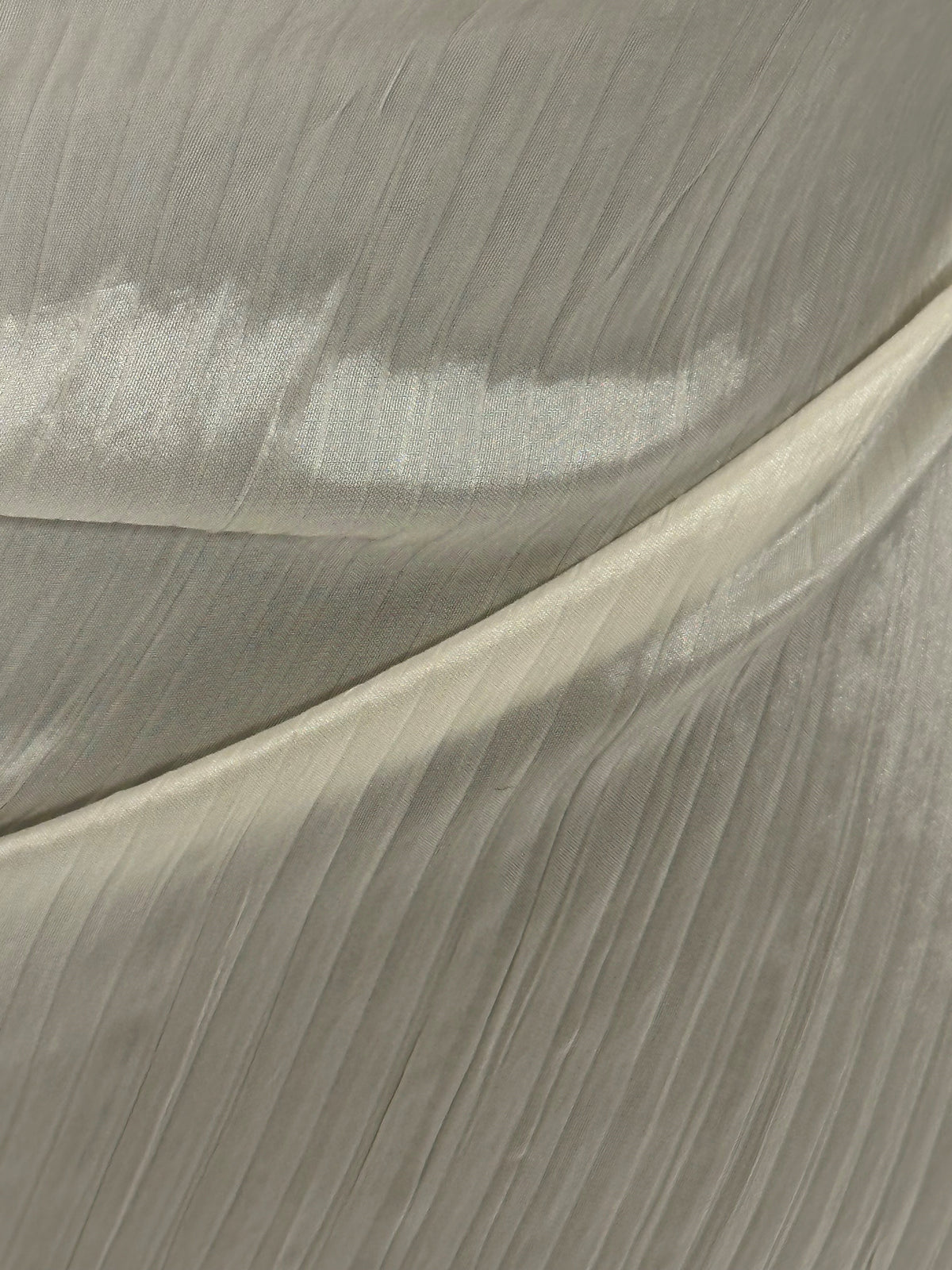 Elfenbeinfarbener Knittersatin - Magnitude