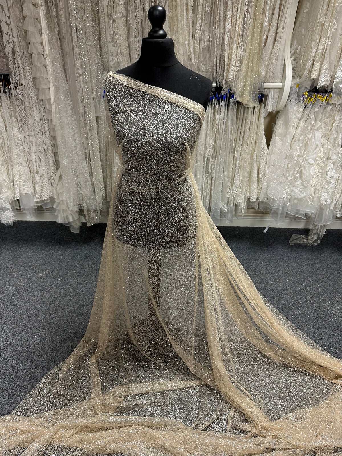 Nude Glitzertüll - Attraktion