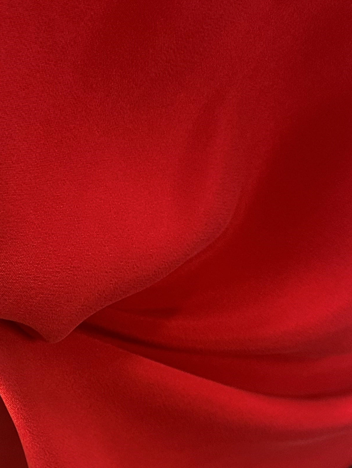 Doppelkrepp aus roter Seide – Tantalise