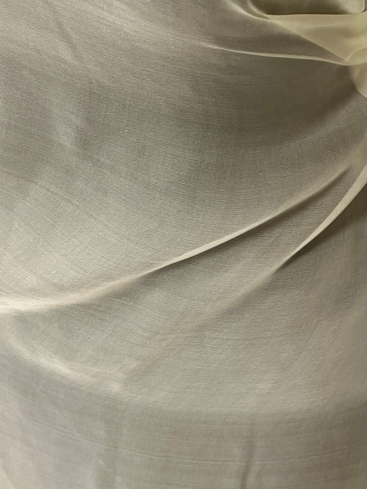 Cremefarbener Seidenchiffon – Tempest