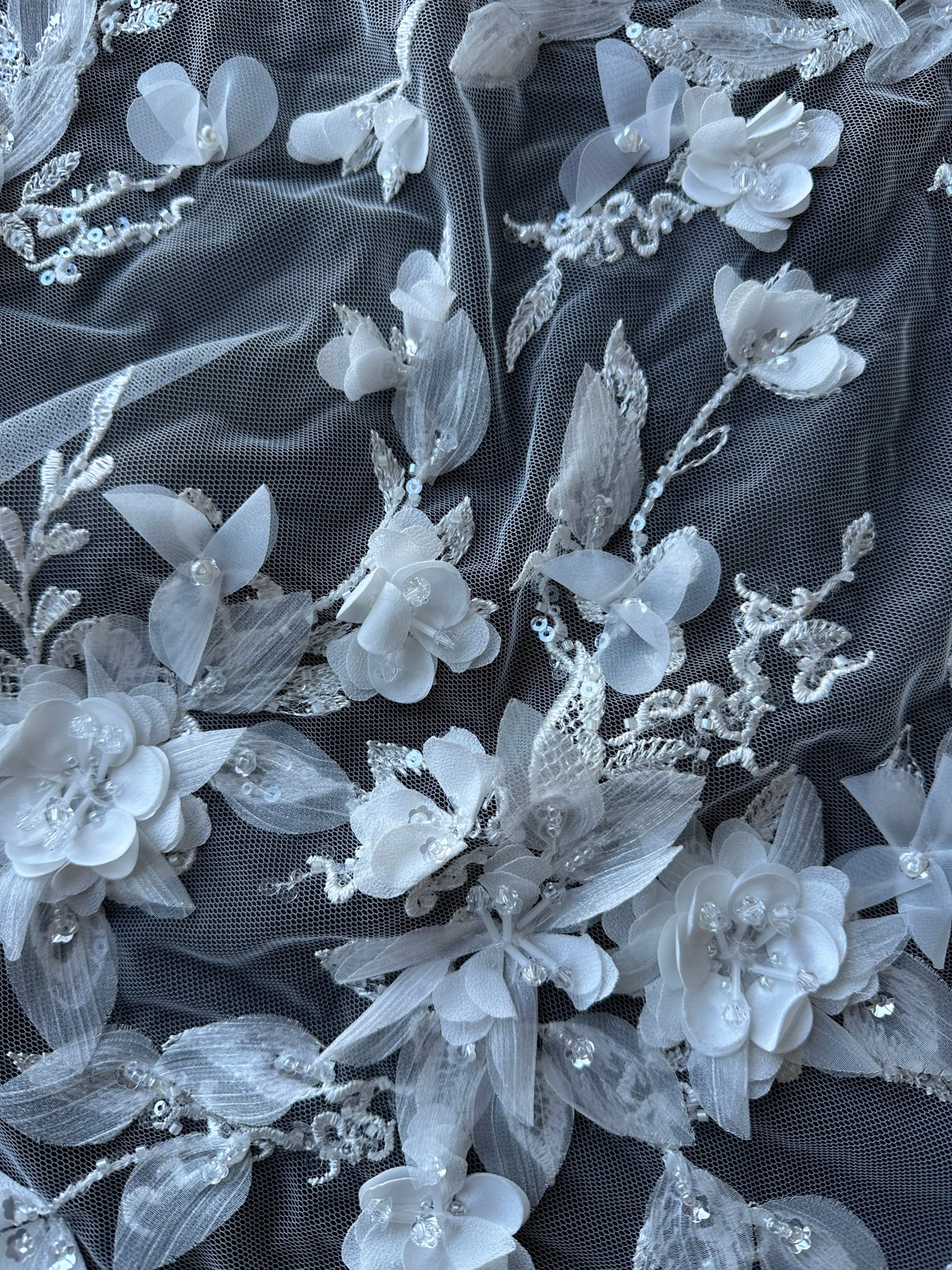 Elfenbeinfarbene 3D-Blumenspitze – Oktober