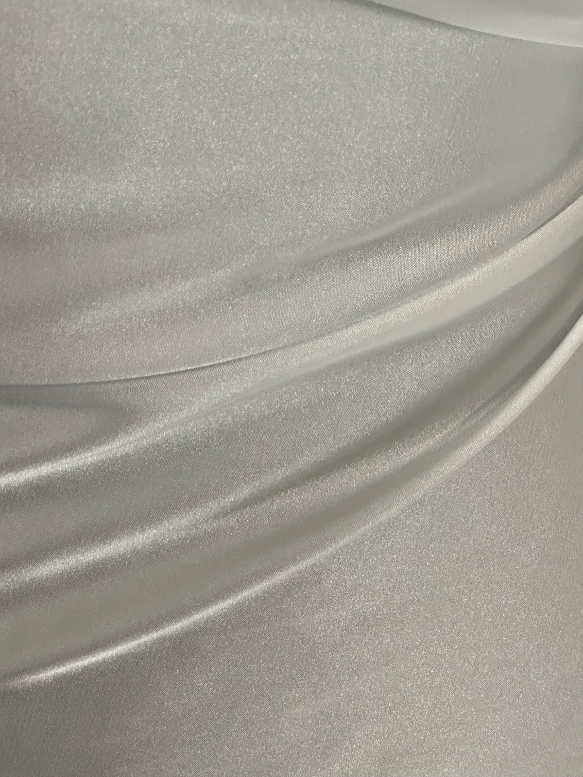 Elfenbeinfarbener Polyester-Stretch-Satin – Virtuoso