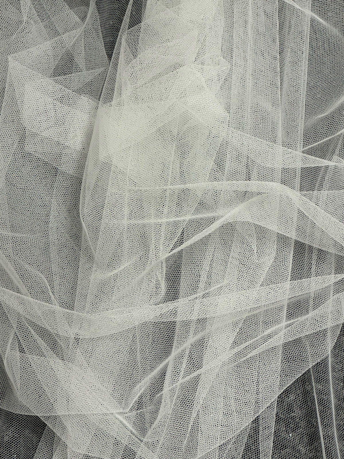 Elfenbeinfarbener weicher Tüll – Humanity