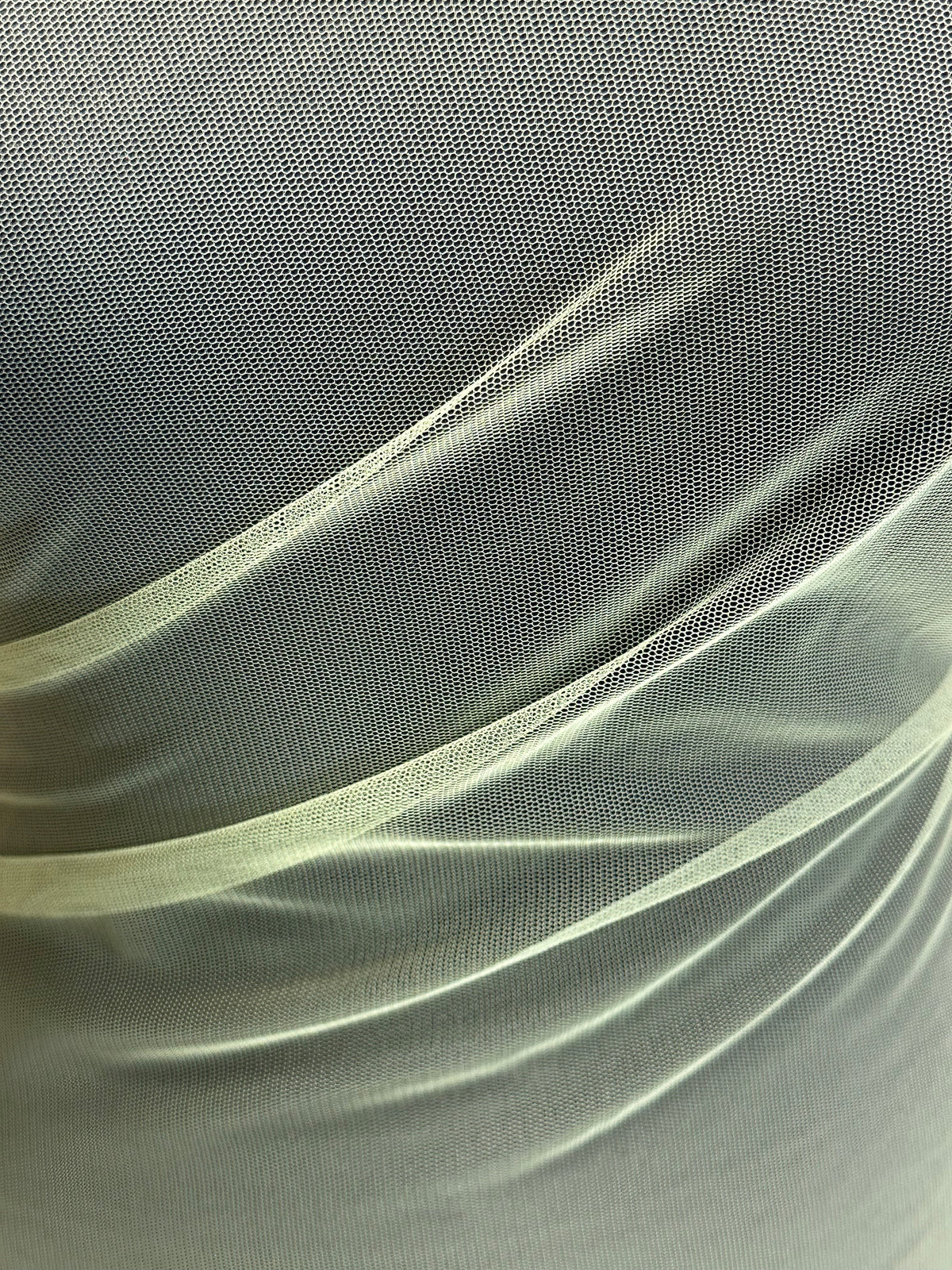 Pistazienfarbener Tüll - Karneval