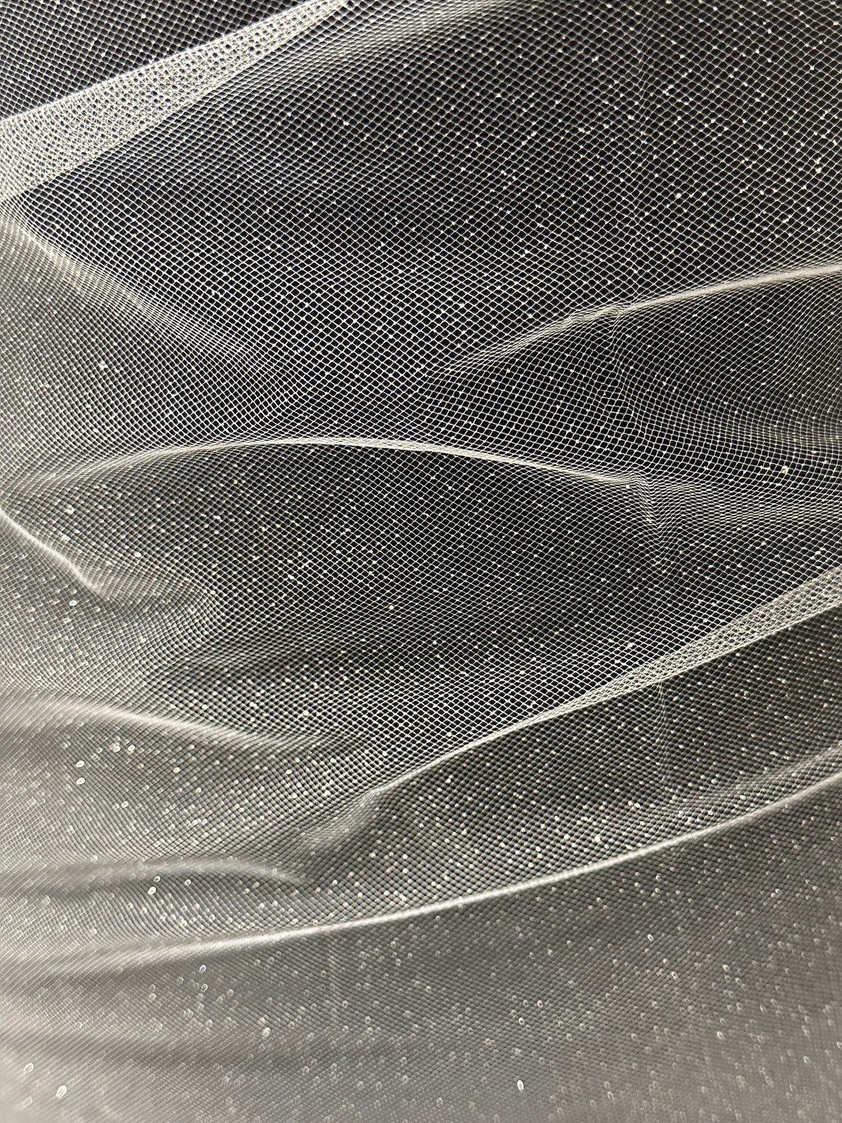 Elfenbeinfarbener Glitzertüll – Lametta