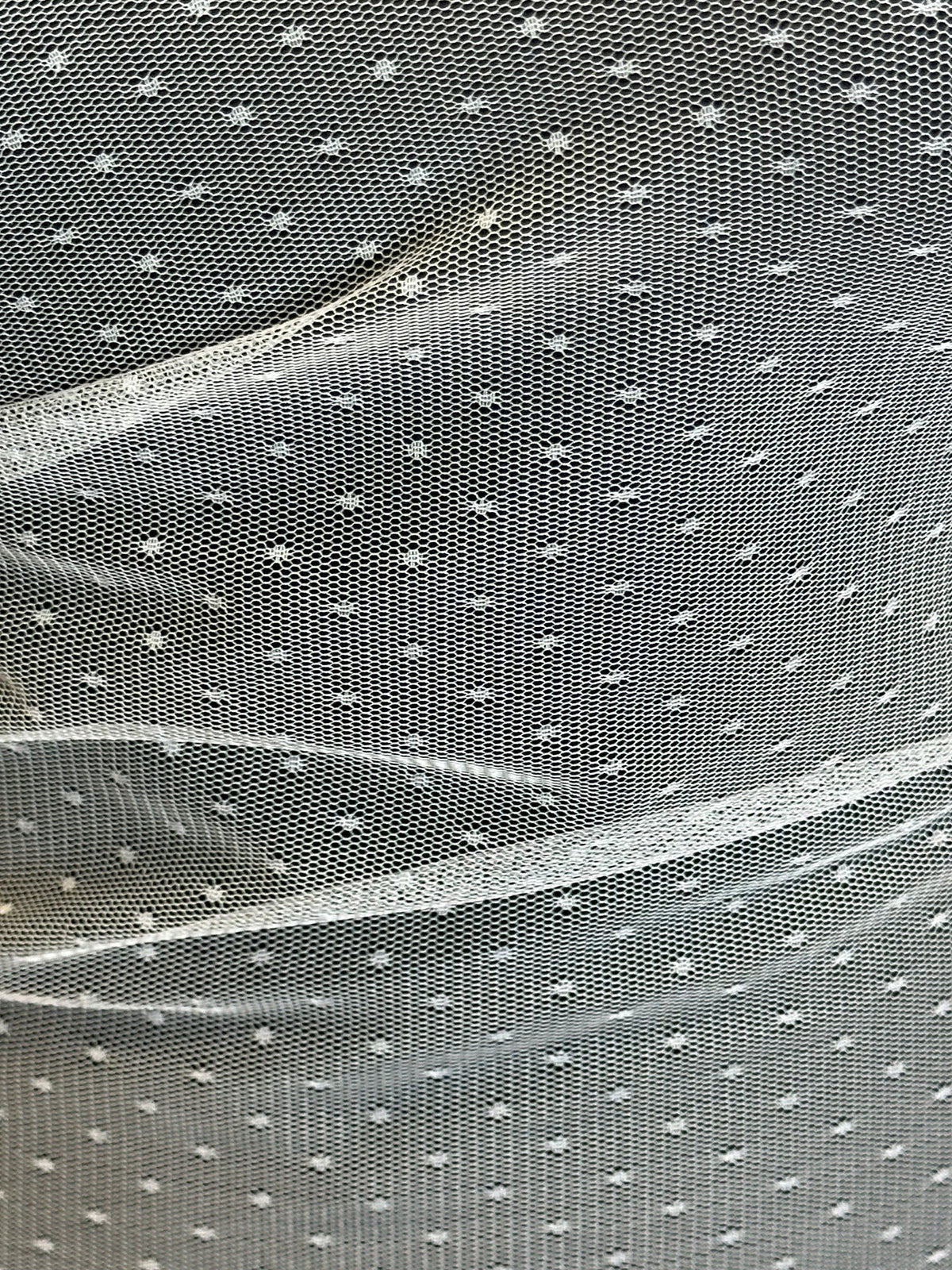 Elfenbeinfarbener Tüll mit kleinen Punkten – Pepper