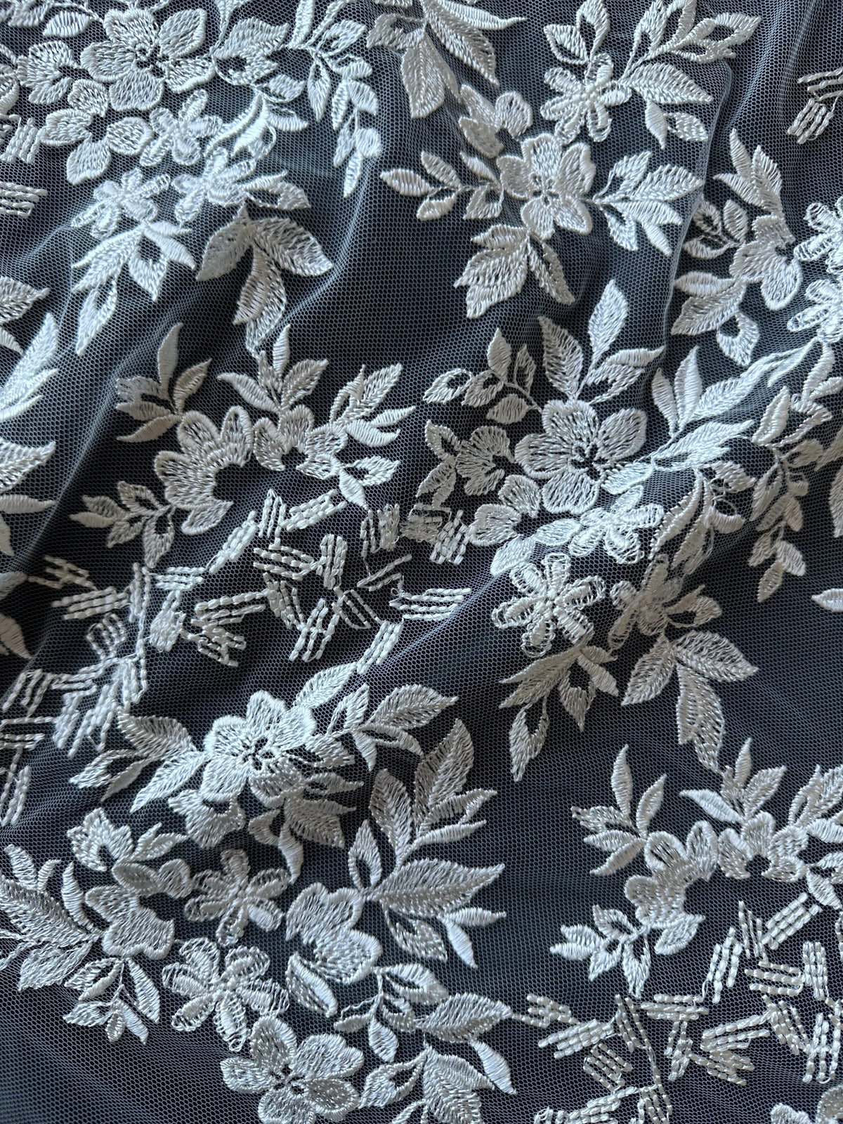 Elfenbeinfarbene Stickereispitze - Nuria