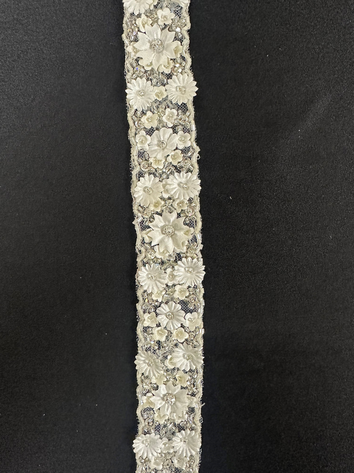 Geblümter Kleidbesatz – Mars