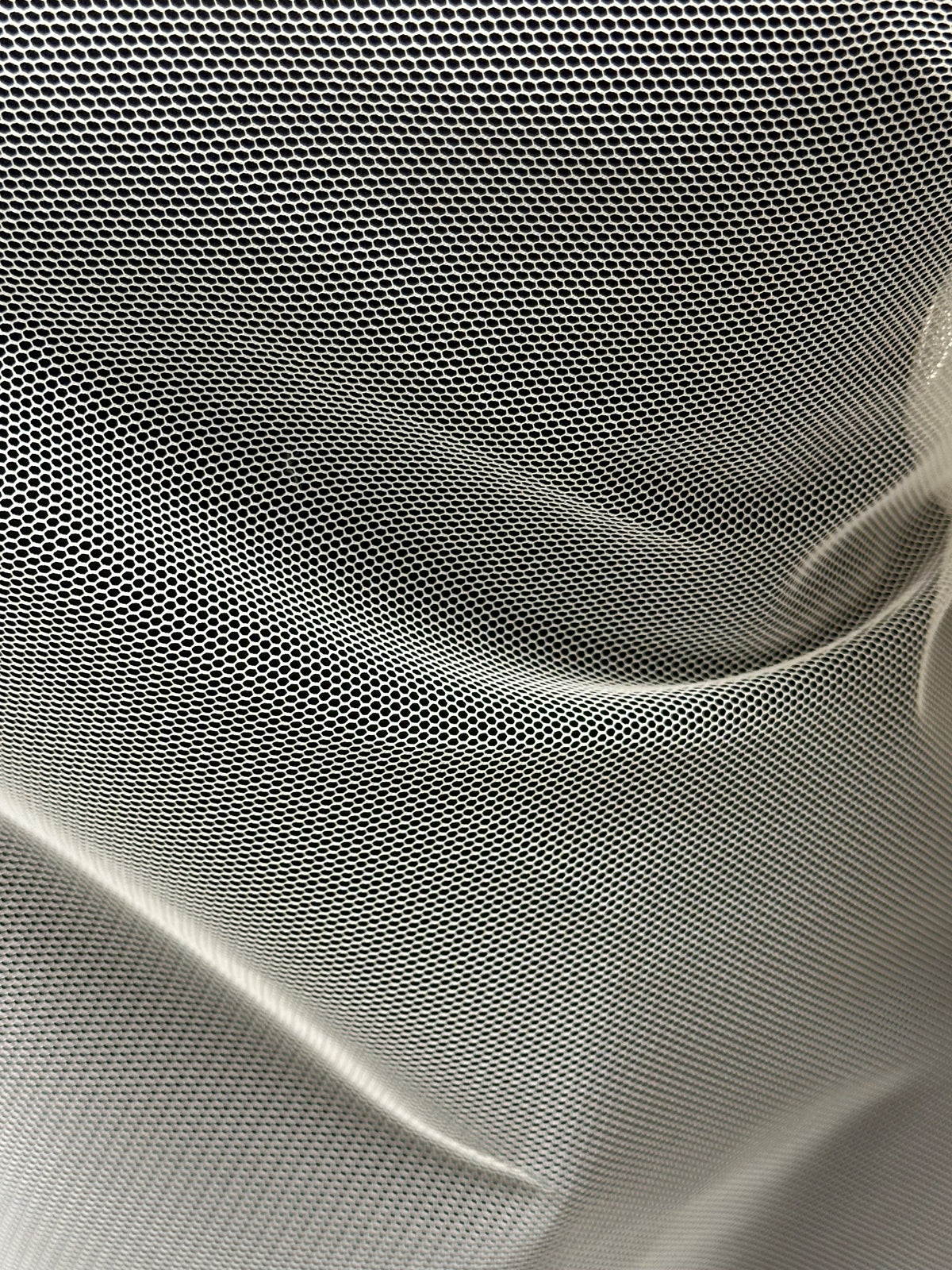 Seidenweißes Kleidnetz - Fantasy