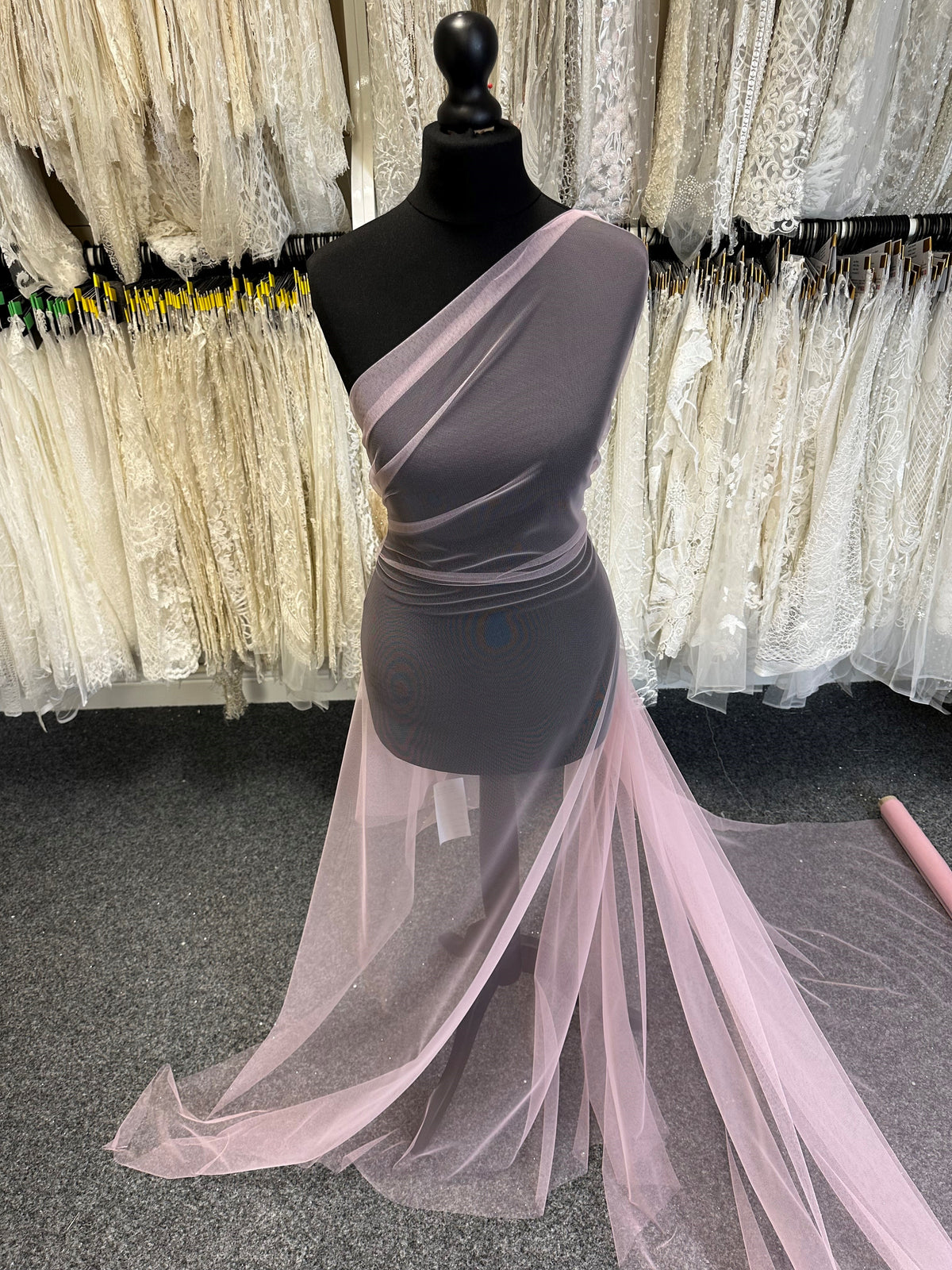 Zartrosa Tüll – Karneval