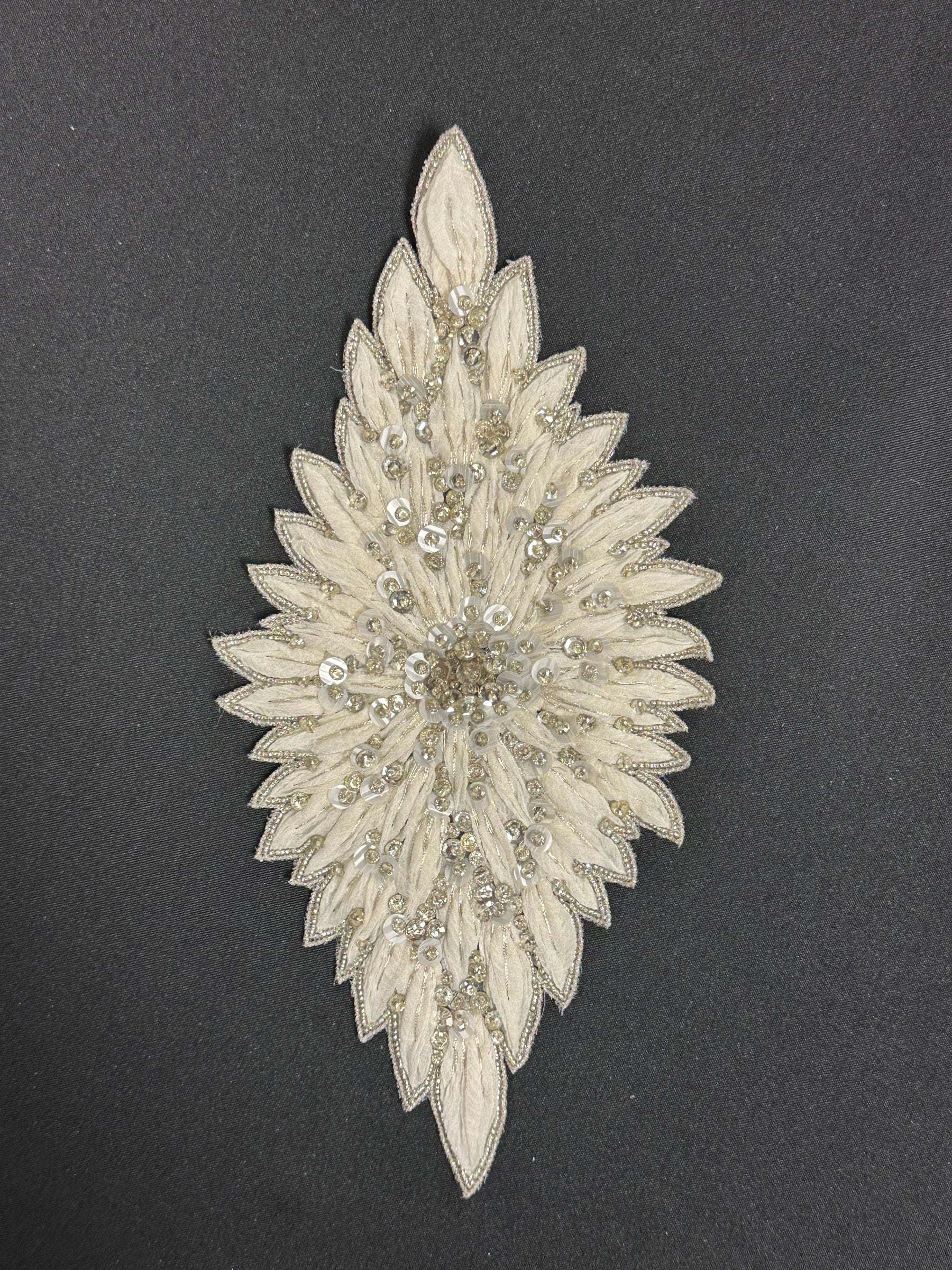 Kristallstickerei - Paphos