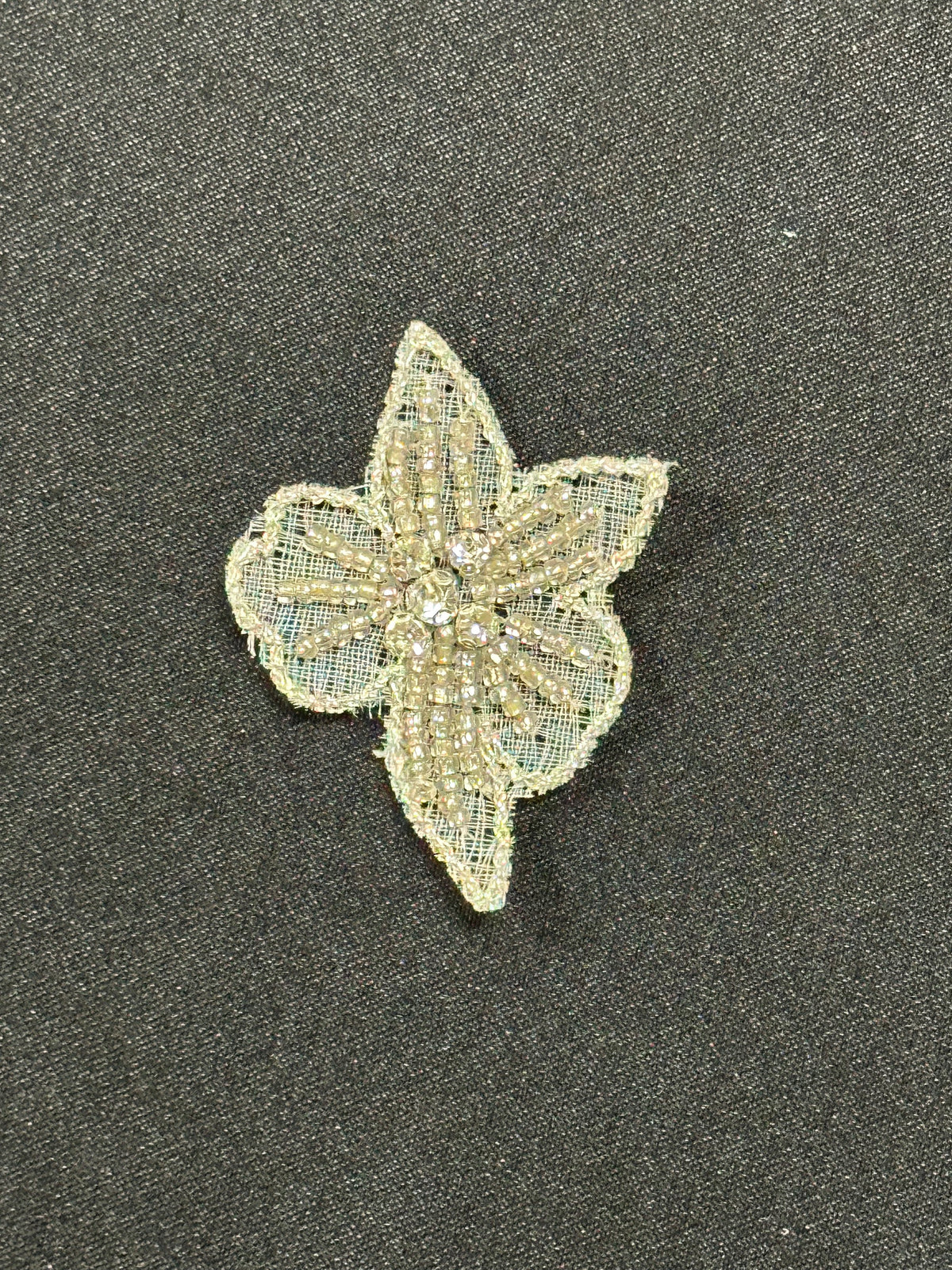 Kristallisierte Blumenapplikation – Deidre