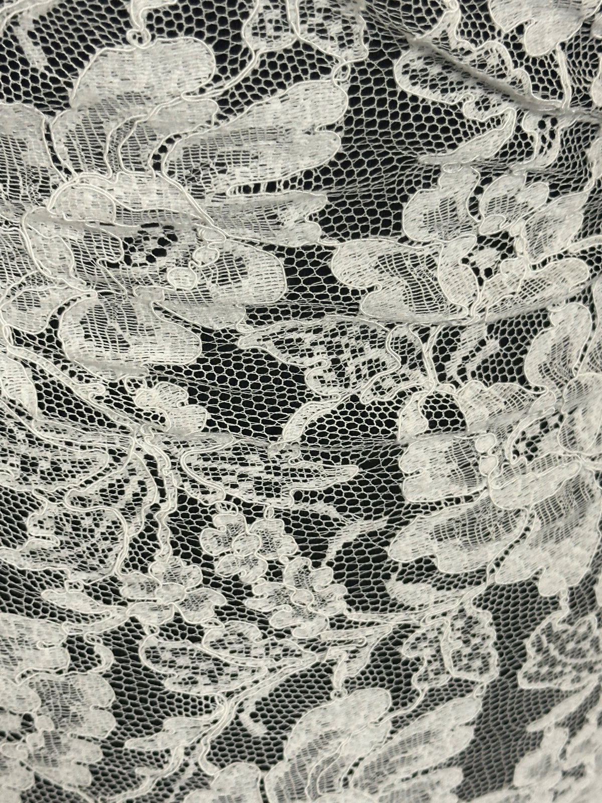 Elfenbeinfarbener Chantilly-Spitzenbesatz mit Kordel - Grusso