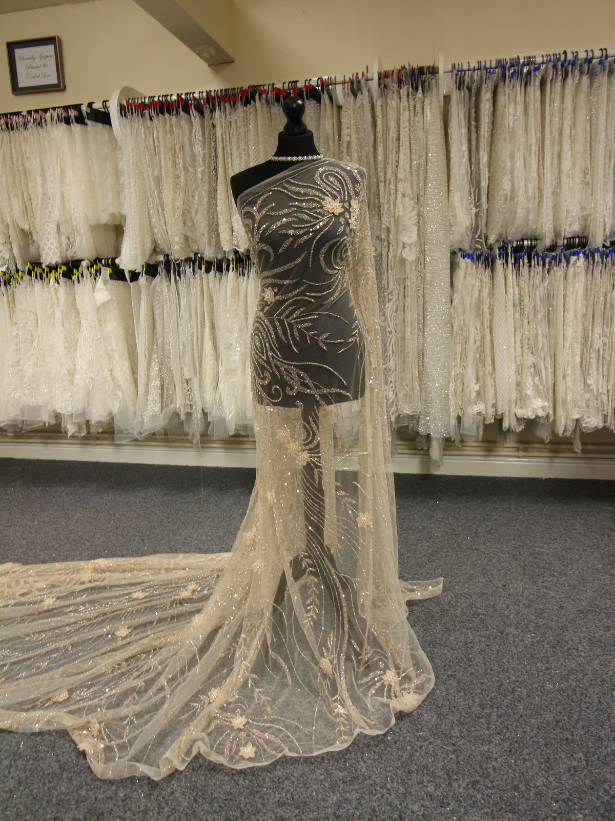 Champagnerfarbene Perlenspitze – Rassinda