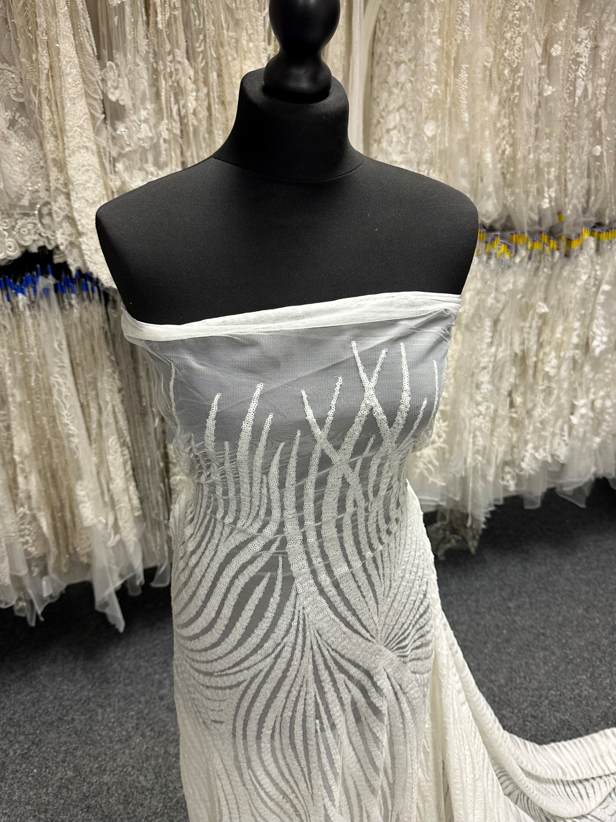 Elfenbeinfarbener Paillettentüll - Gori (CF)