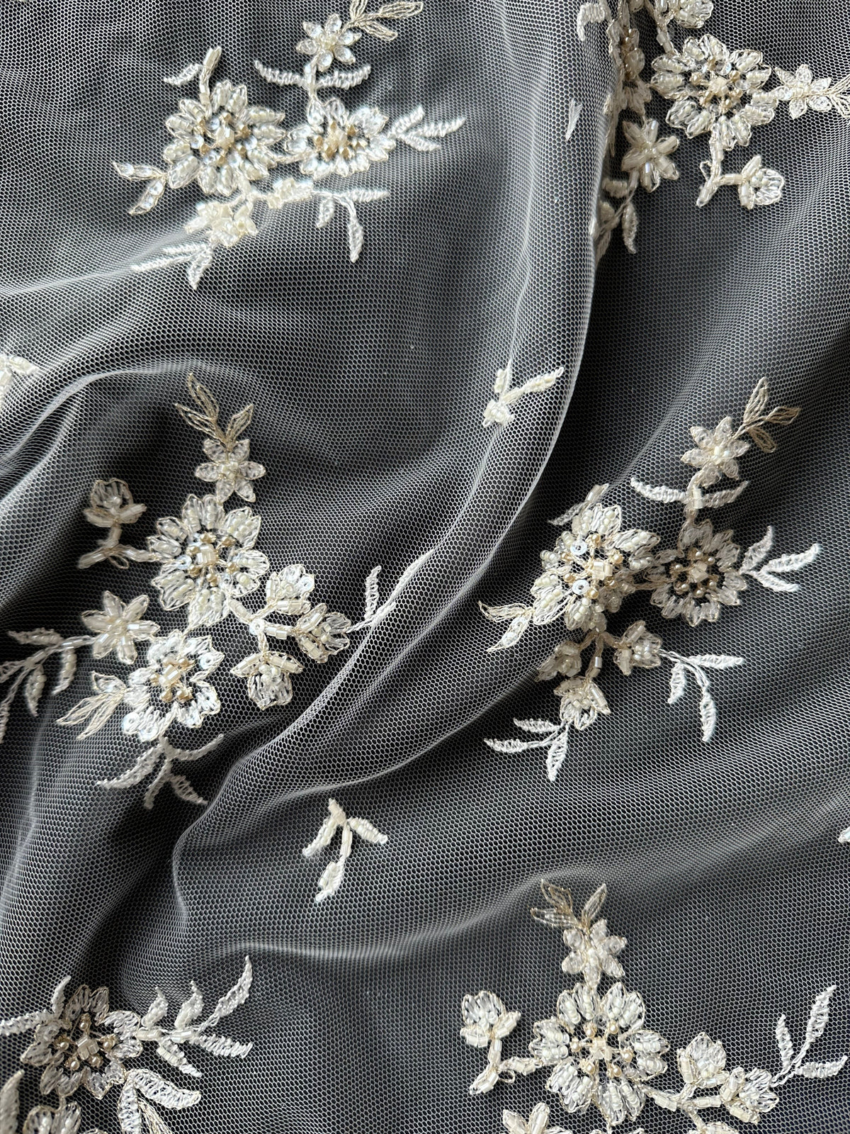 Elfenbeinfarbene Perlenspitze - Riese