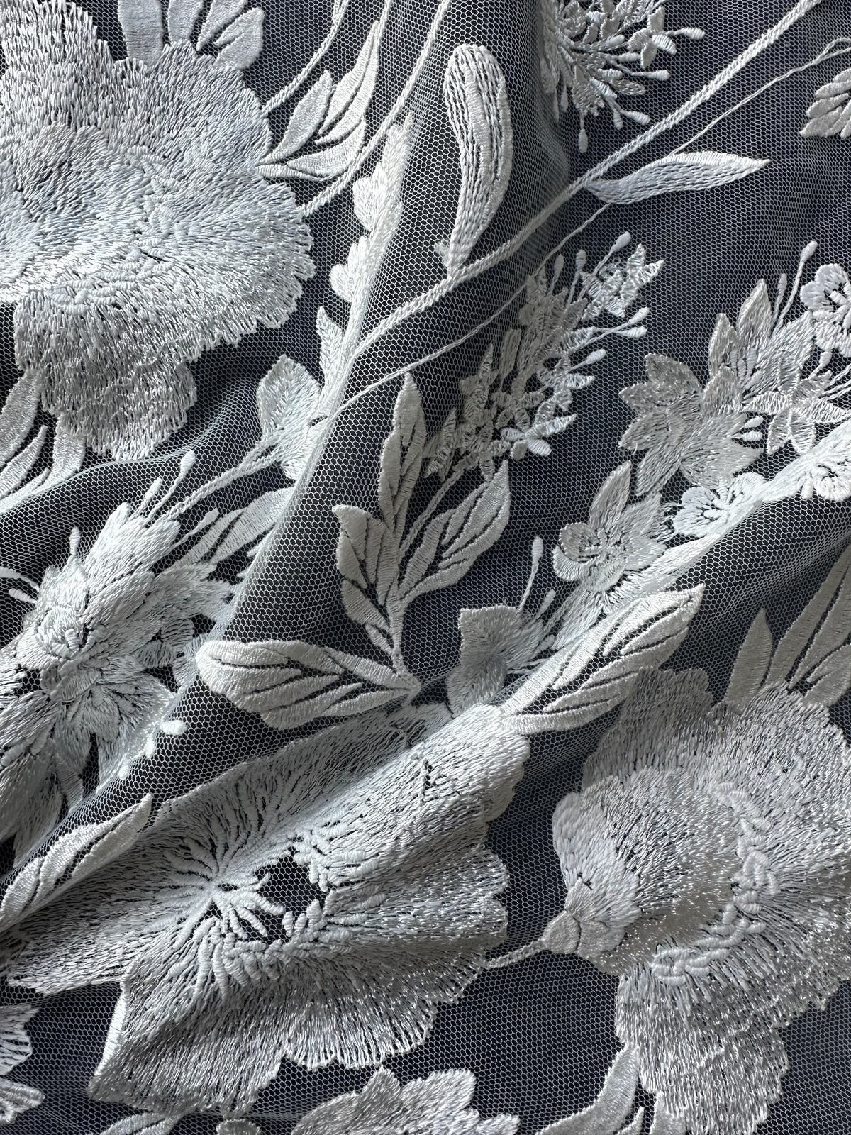 Elfenbeinfarbene bestickte Spitze - Genby