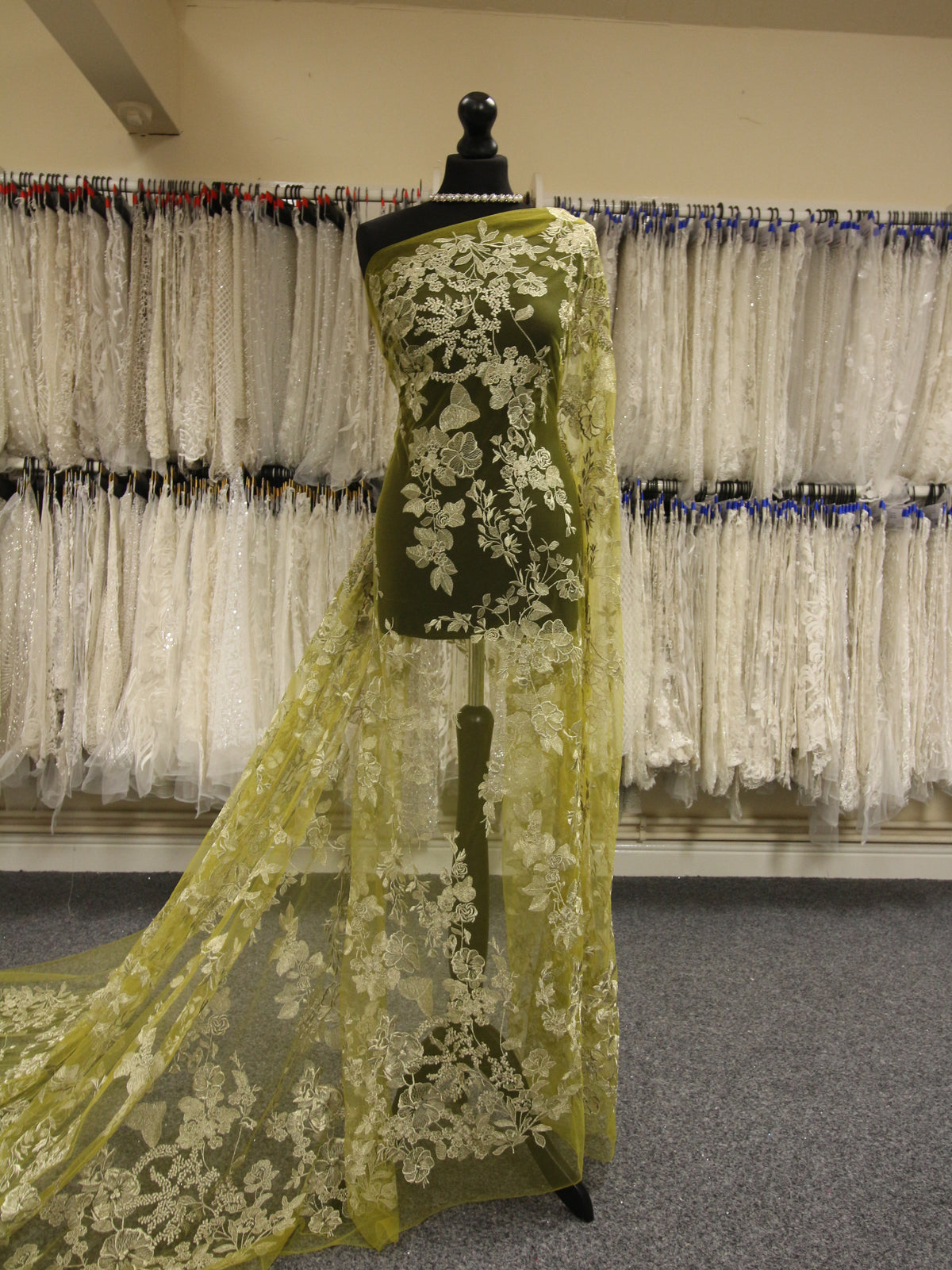 Goldstickereispitze - Garbo