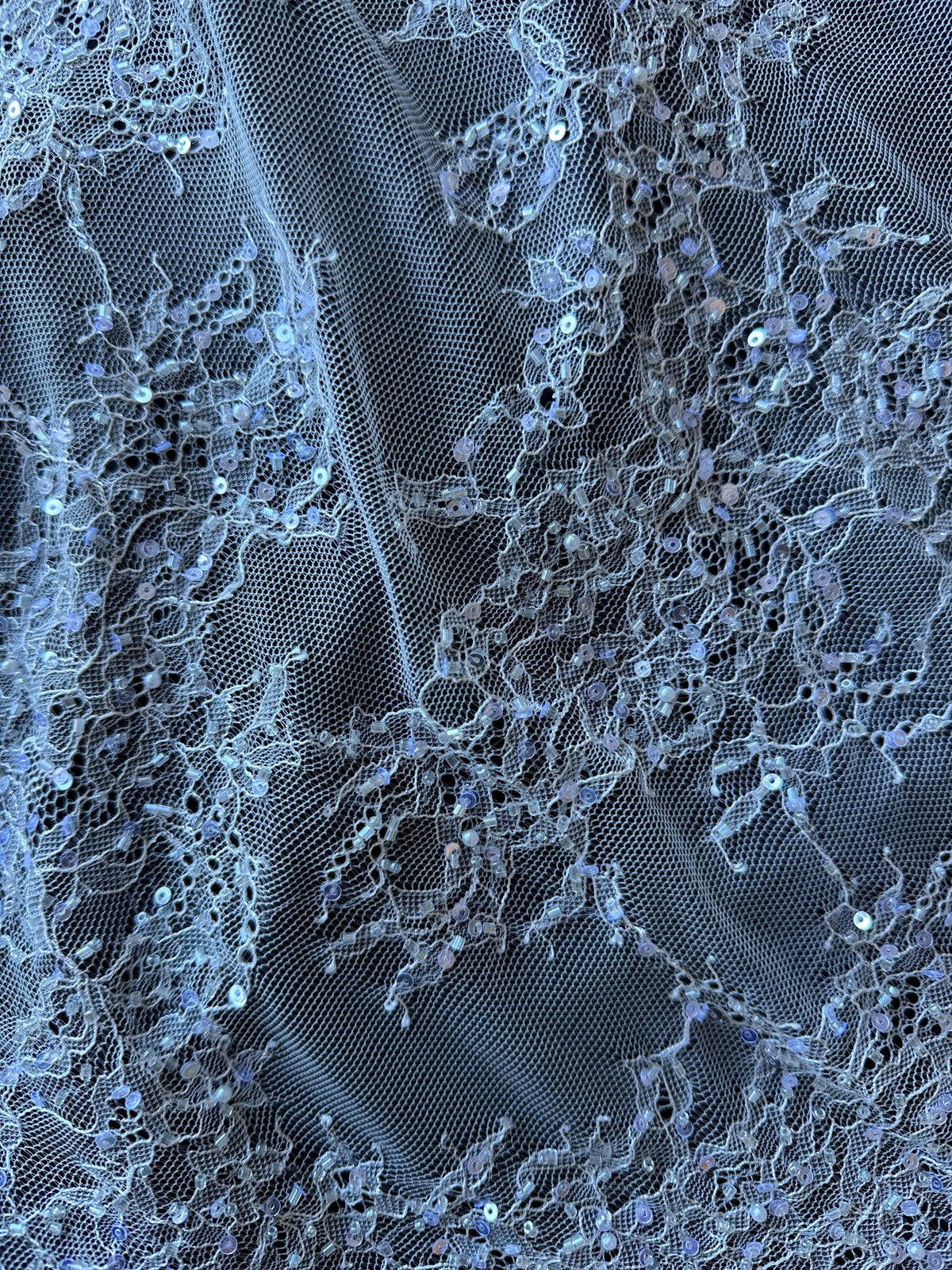 Elfenbeinfarbene Raschelspitze mit handbestickten Perlen - Annamarie