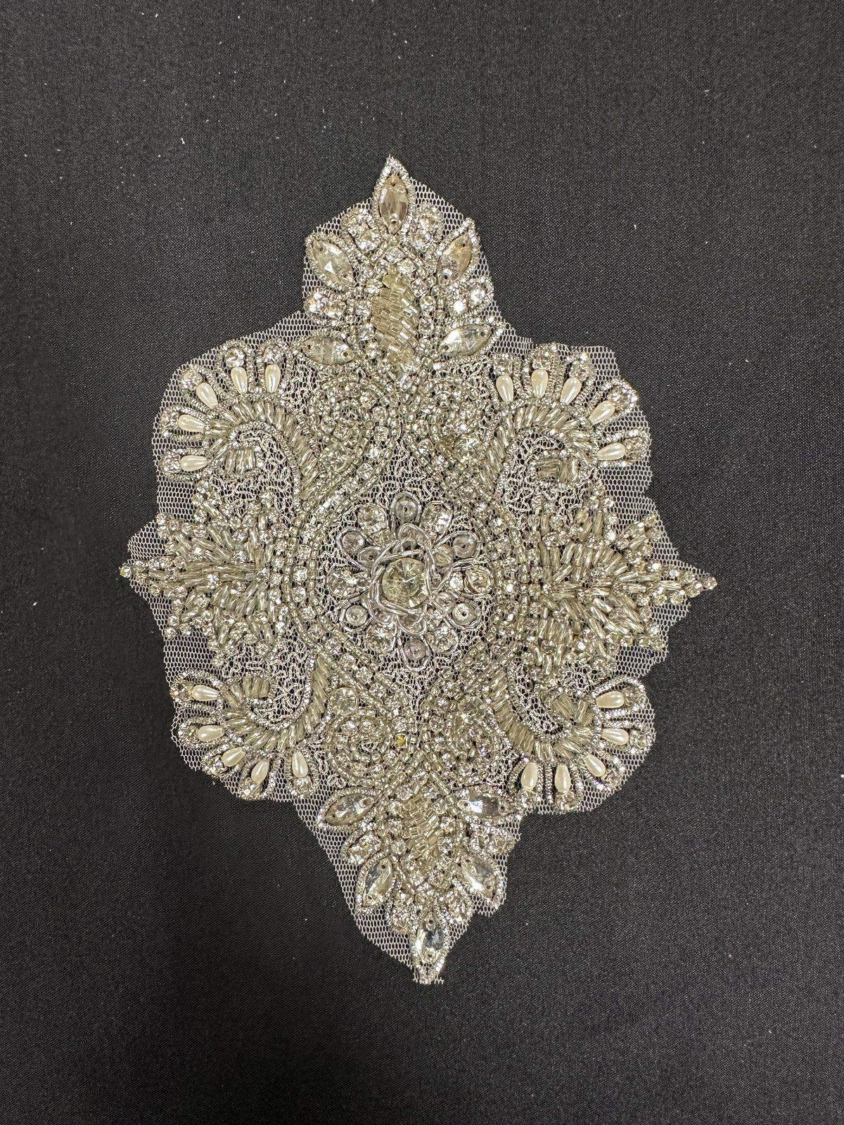 Kristallstickerei - Titan