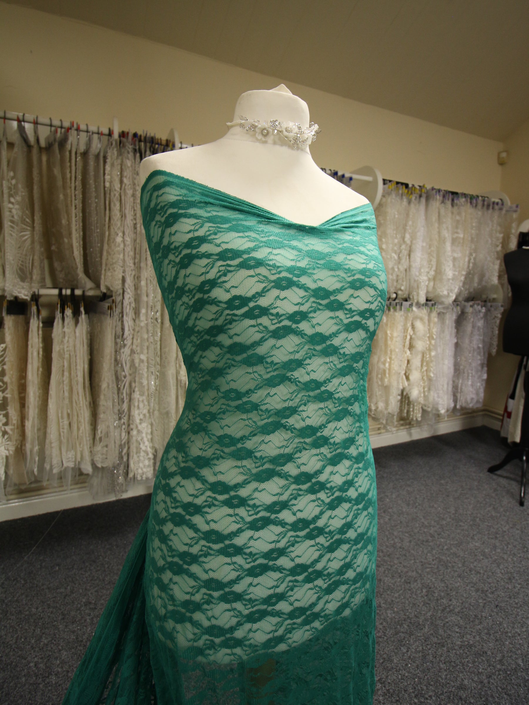 Jade-Stretch-Spitze – Yvonne