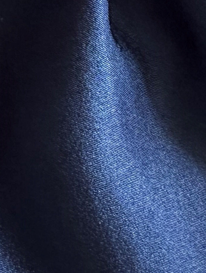 Marineblauer Polyestersatin – Japan