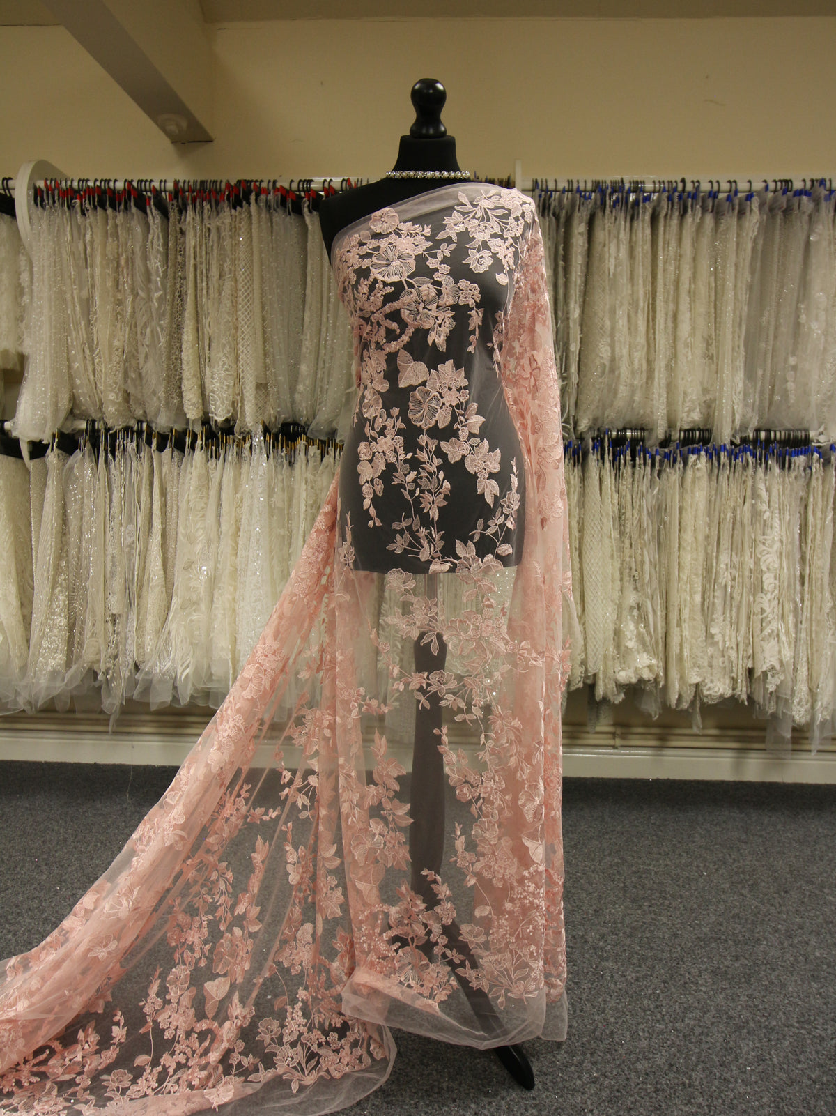 Rosa Stickereispitze - Garbo