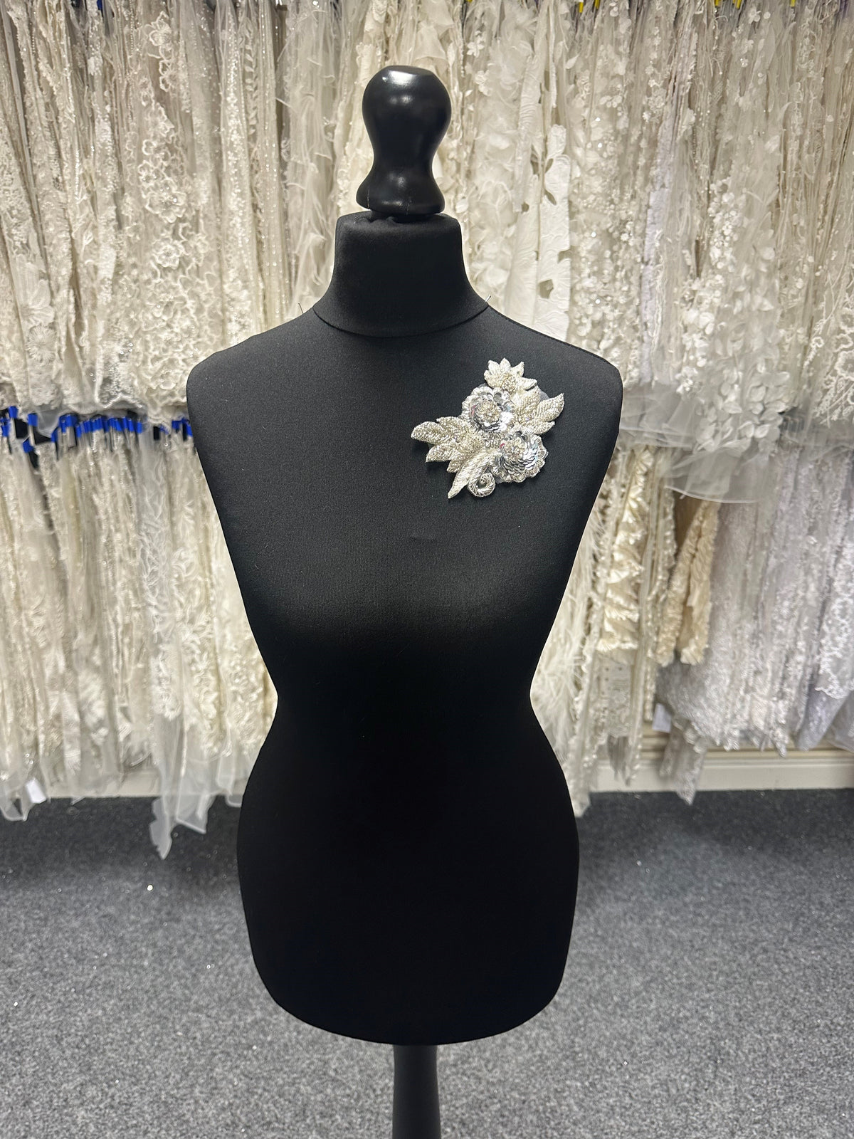 Kristallstickerei – Portal Bridal