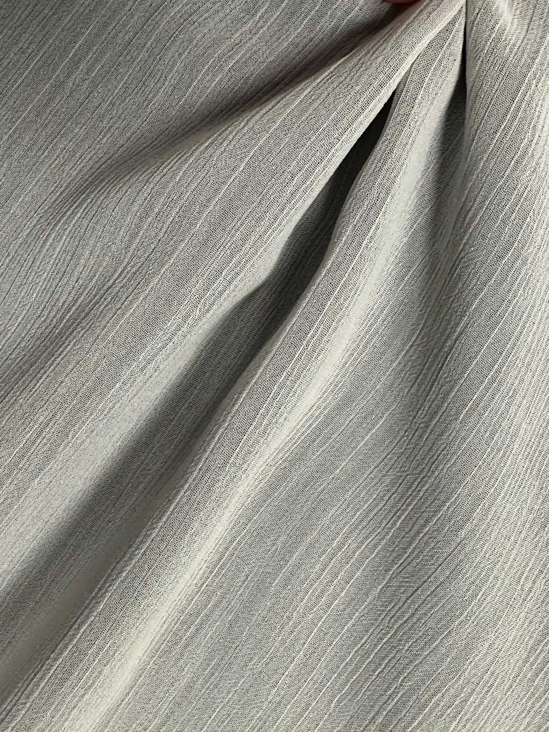 Elfenbeinfarbener, gekräuselter Chiffon aus recyceltem Polyester – Rekindle
