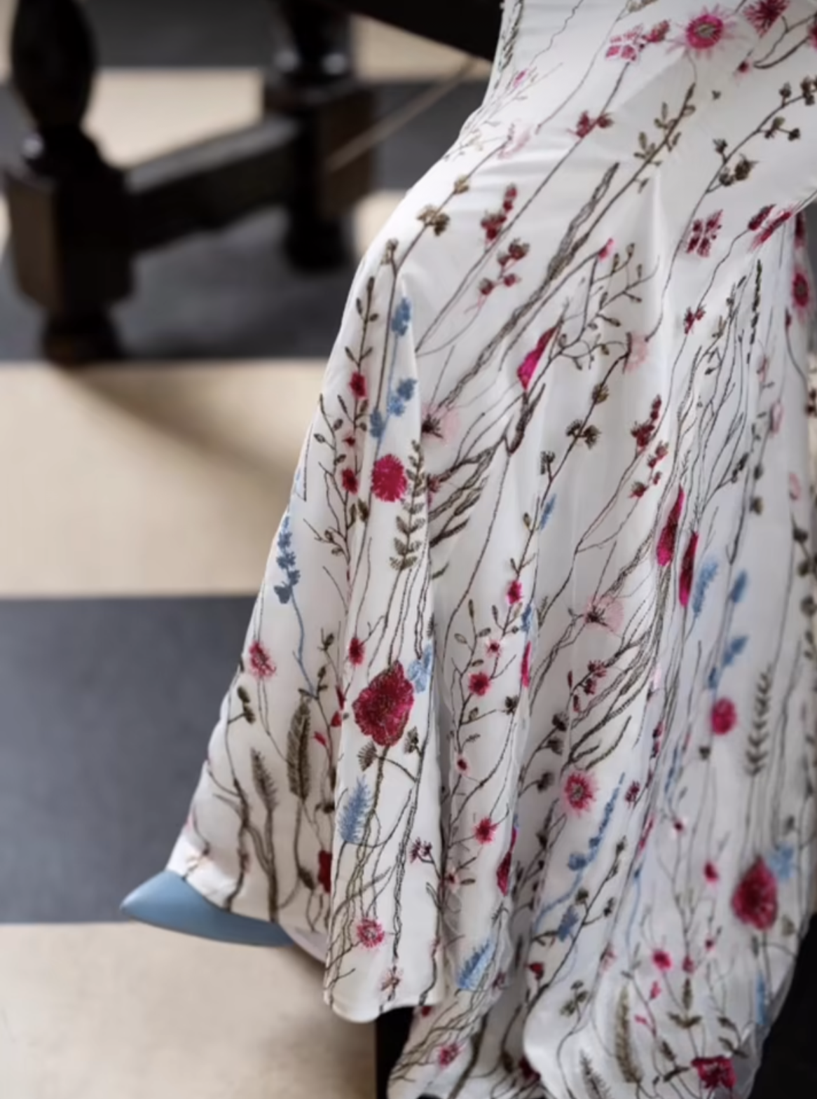 Bonbonrosa bestickte Spitze – Sassi