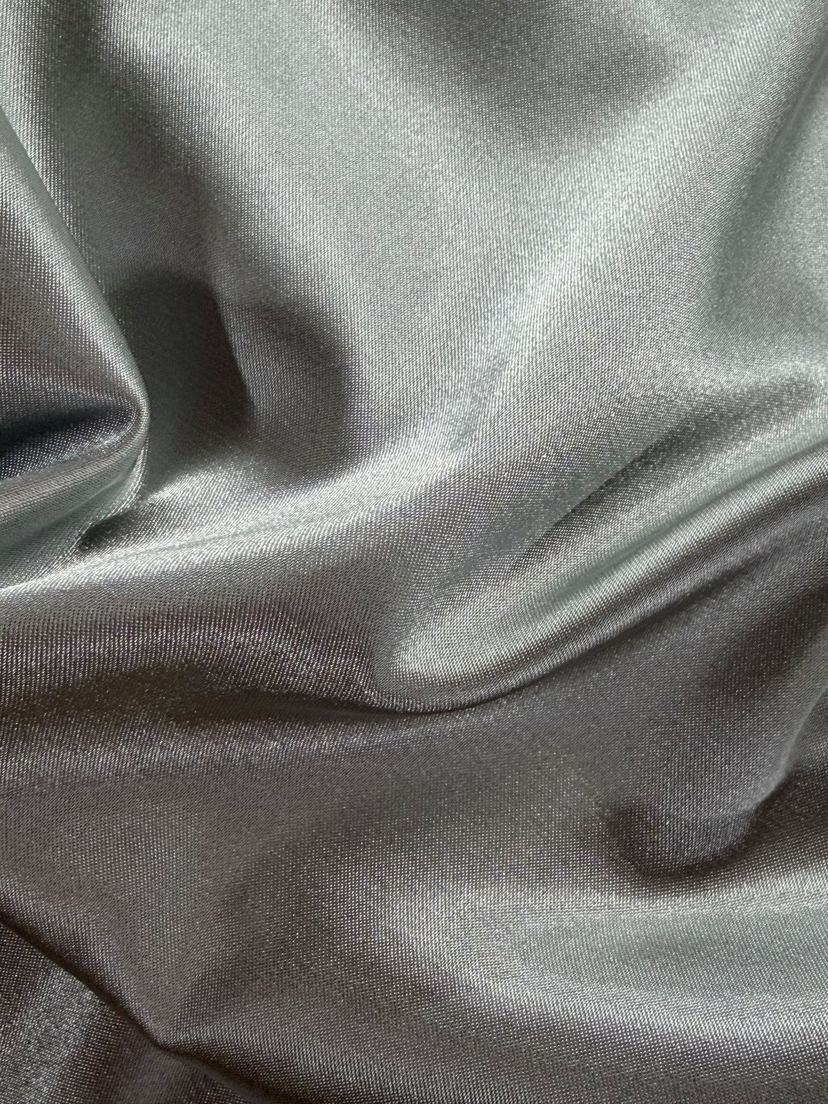 Silberner Polyester-Stretch-Satin - Empathie