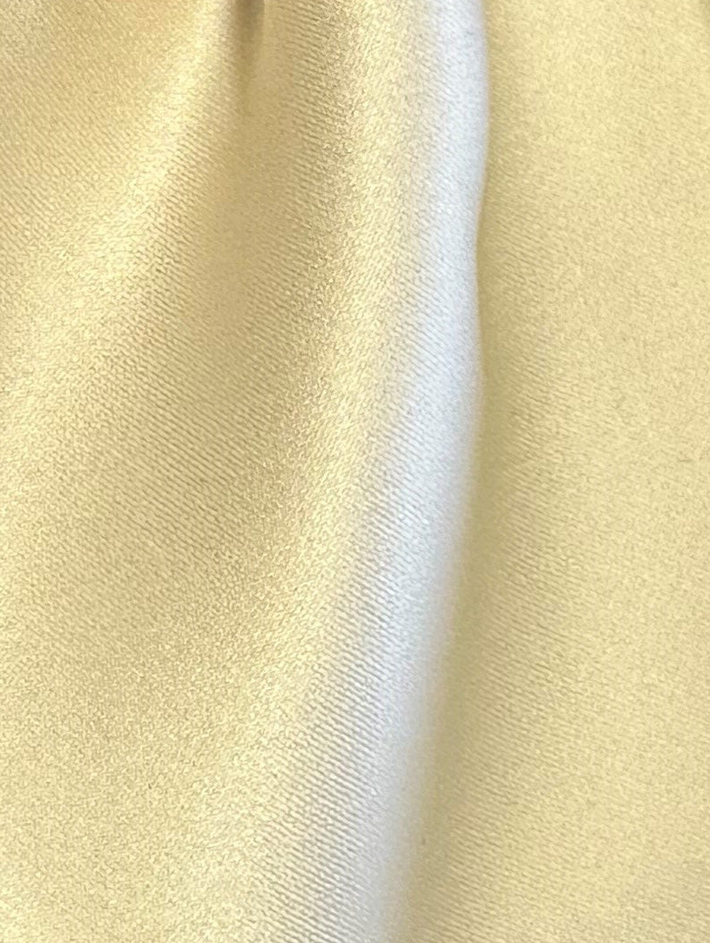Vanille-Polyester-Satin – Mystique