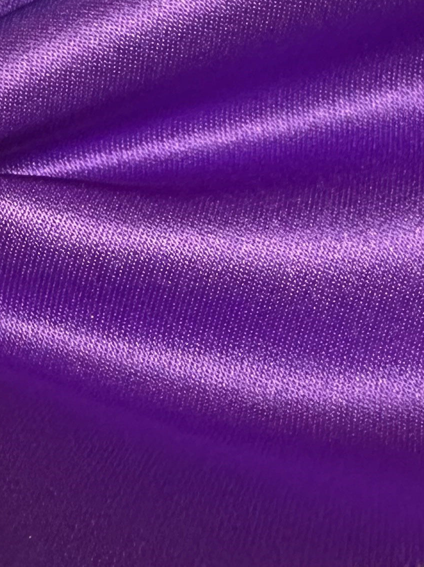 Violetter Polyestersatin – Classique