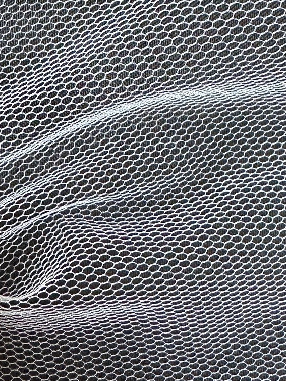 Weißer, schlichter Tüll - Vortex