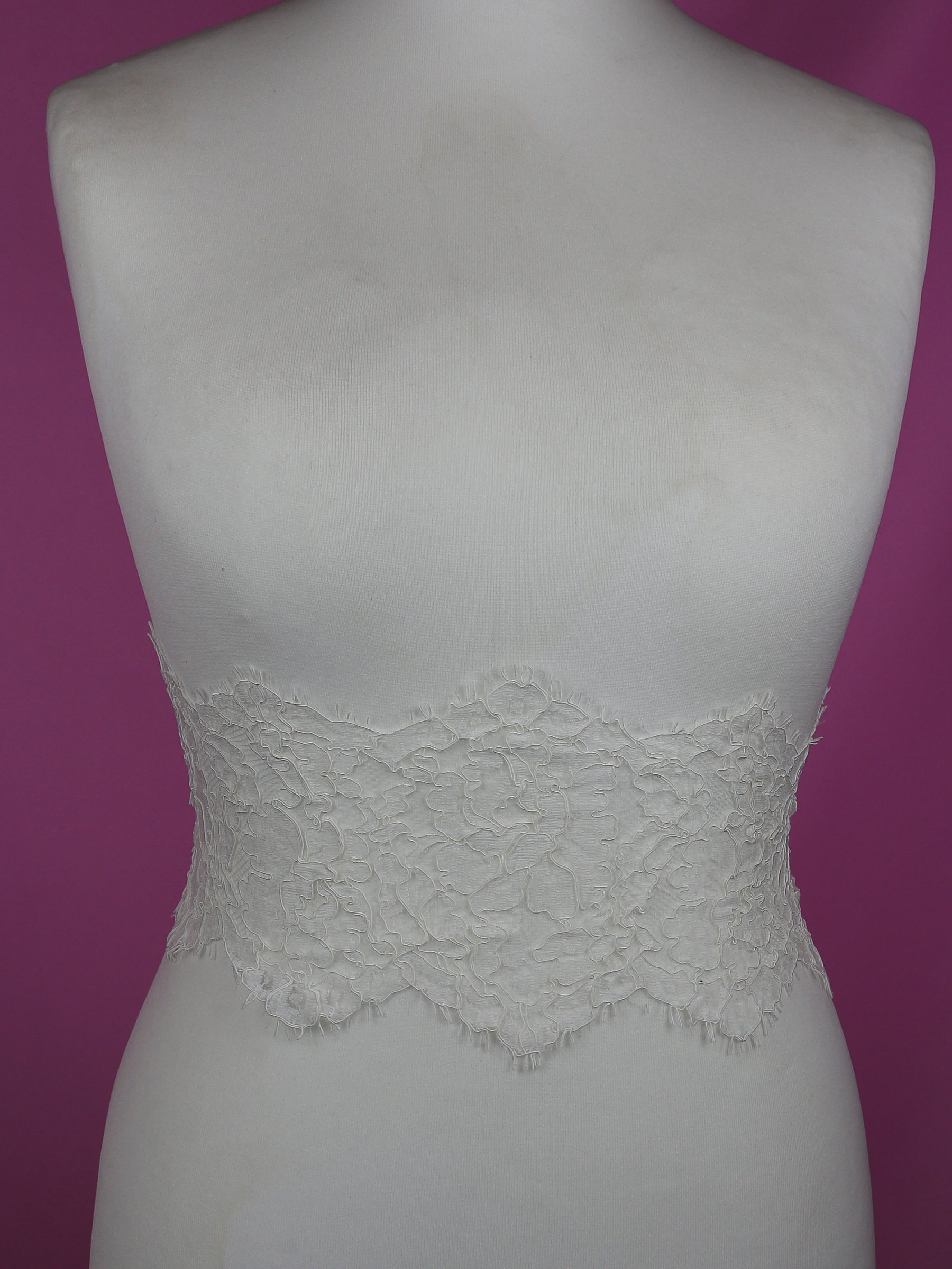 Weicher weißer Chantilly-Spitzenbesatz – Amy