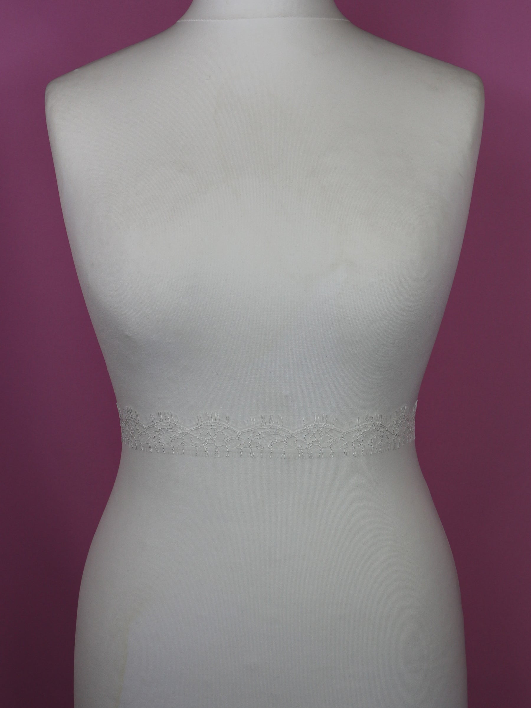 Weißer Chantilly-Spitzenbesatz – Anna