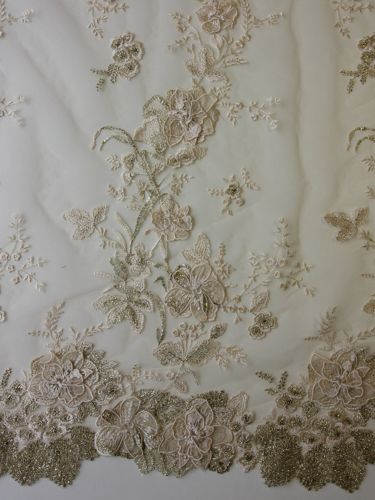 Goldstickereispitze – Aubrelia