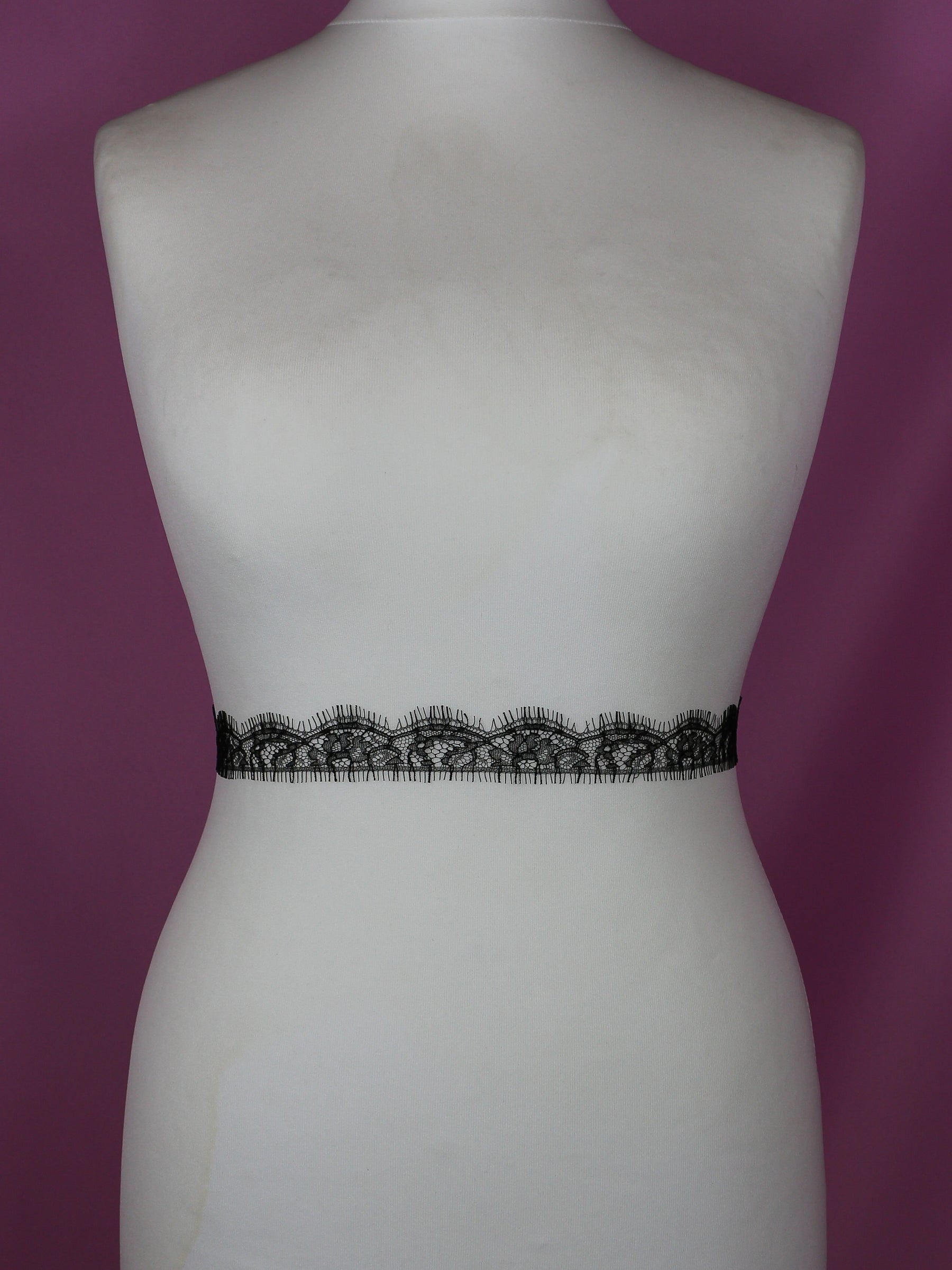 Schwarzer Chantilly-Spitzenbesatz – Anna