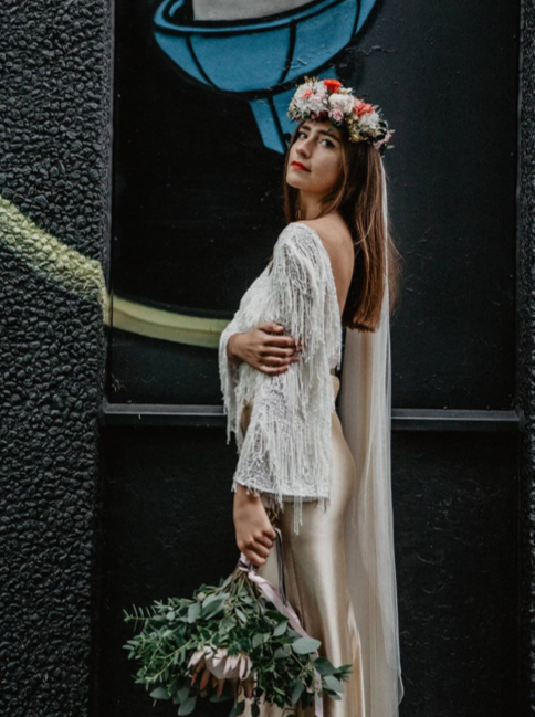 Elfenbein-Couture-Stickerei – Charleston