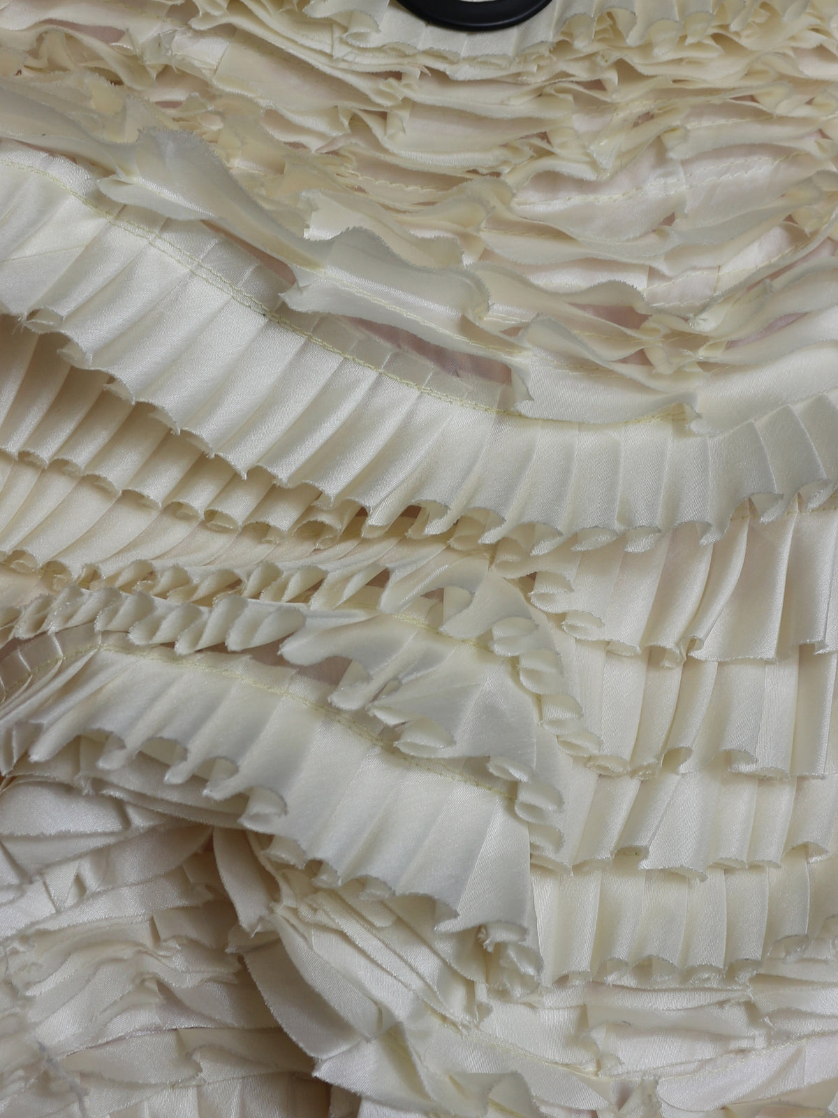 Elfenbeinfarbene Couture-Stickerei – Dünen