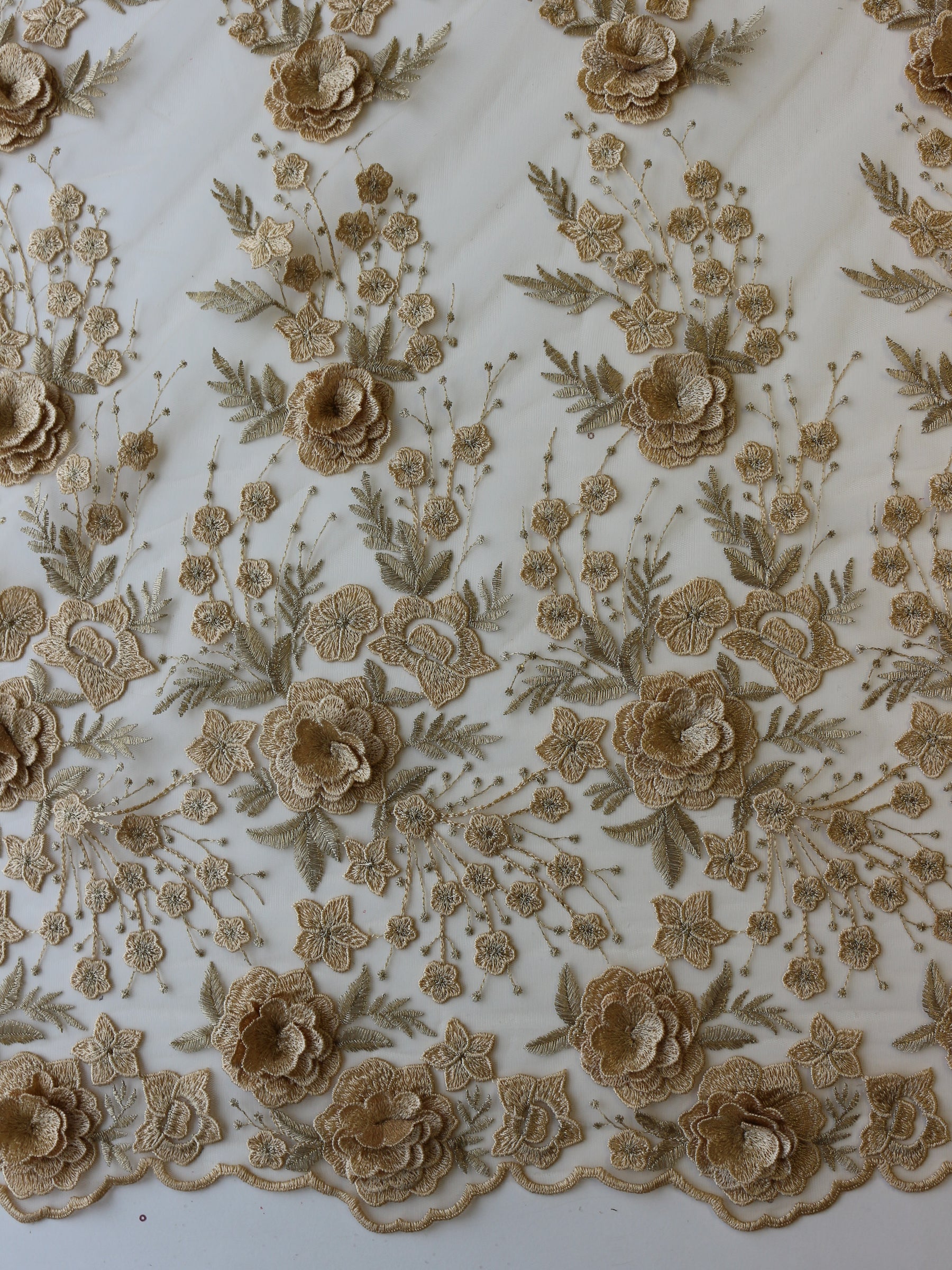 Goldbestickte Spitze - Goldie