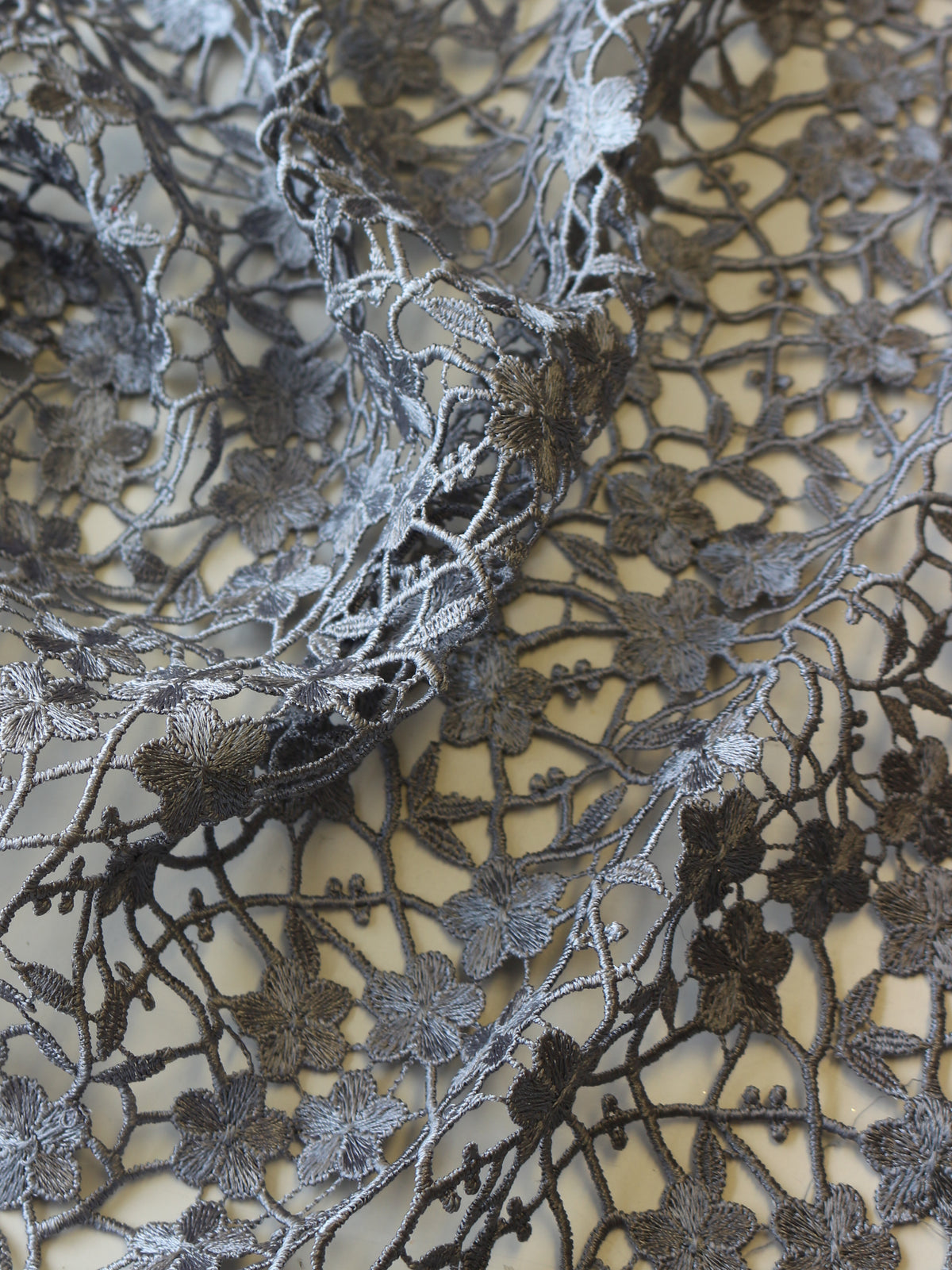 Graue Guipure-Spitze – Ebba