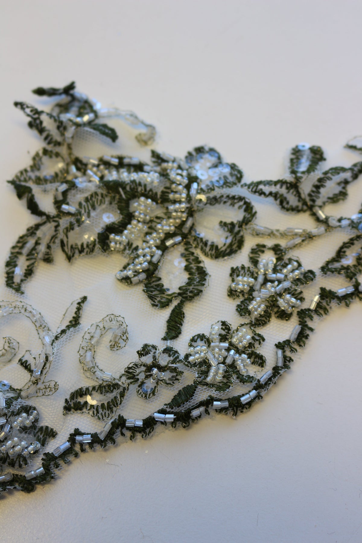 Smaragdgrüner Spitzenbesatz – Chloe