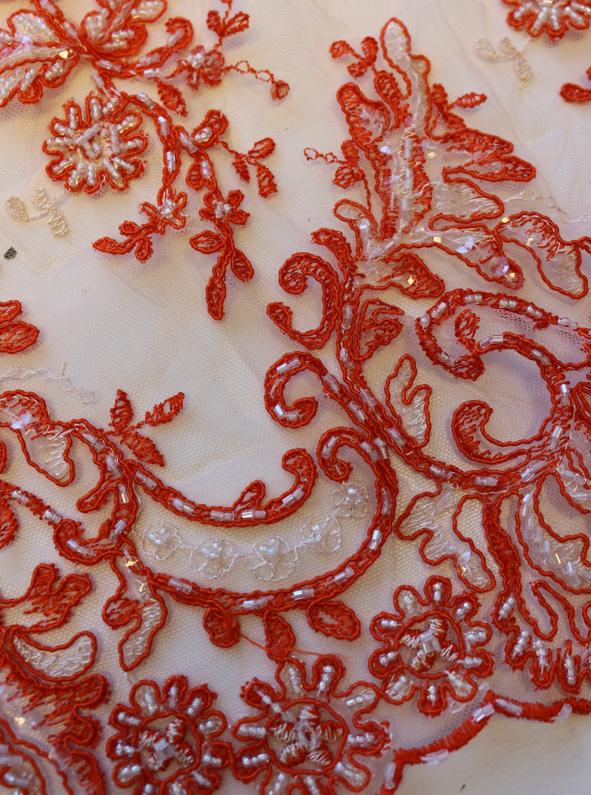 Frische orangefarbene Spitze – Jessica