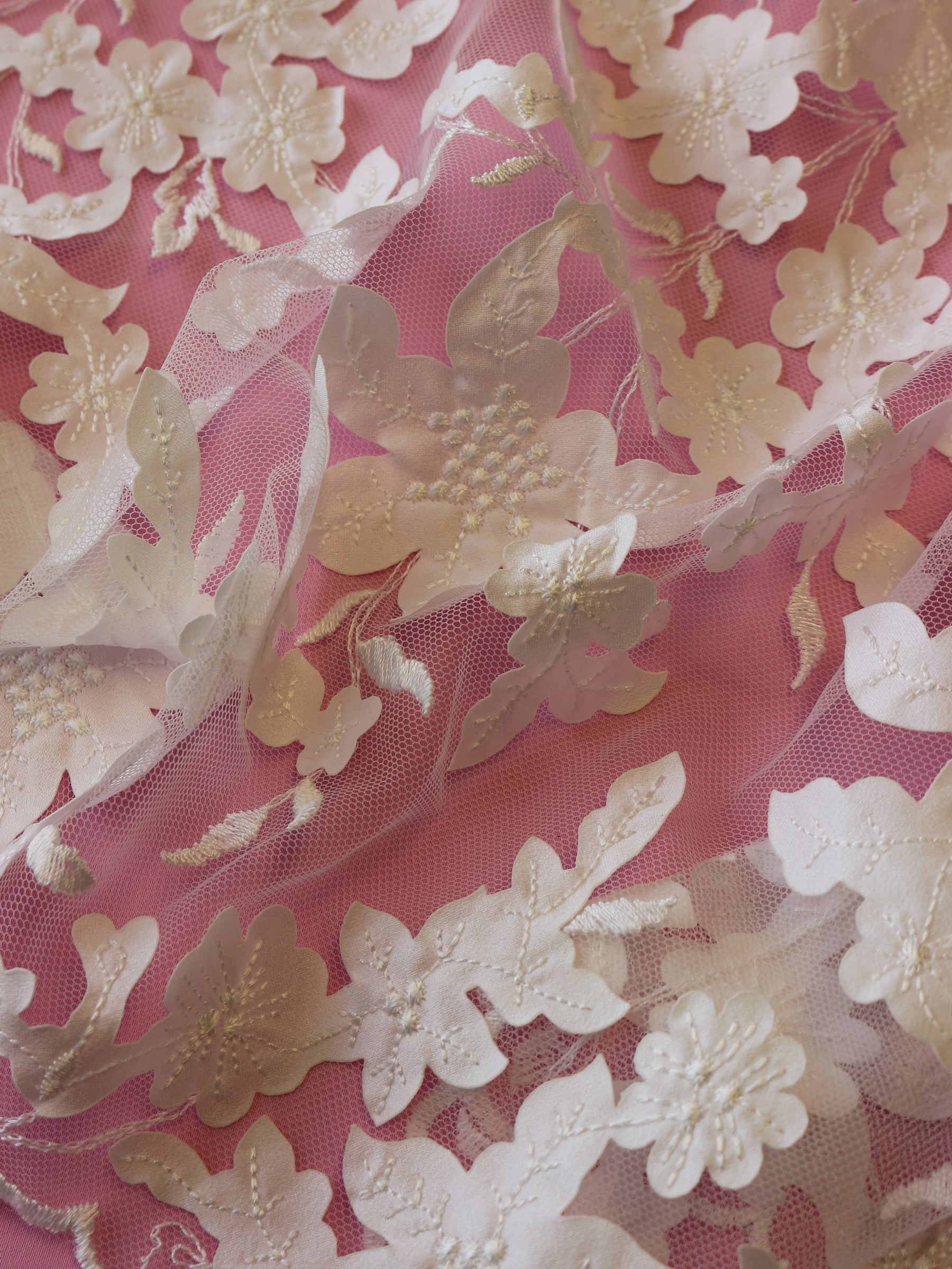 Elfenbeinfarbene Laserspitze – Nasrin